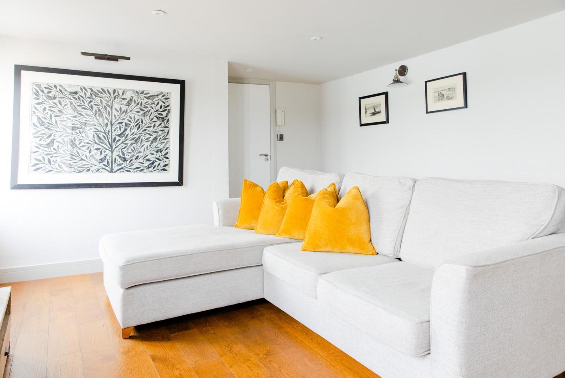One-Bedroom Apartment - Photo 1