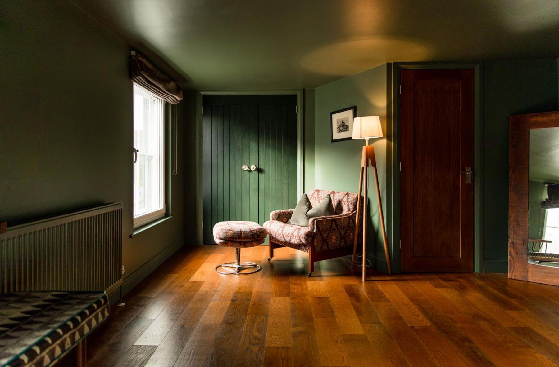One-Bedroom Apartment - Photo 3