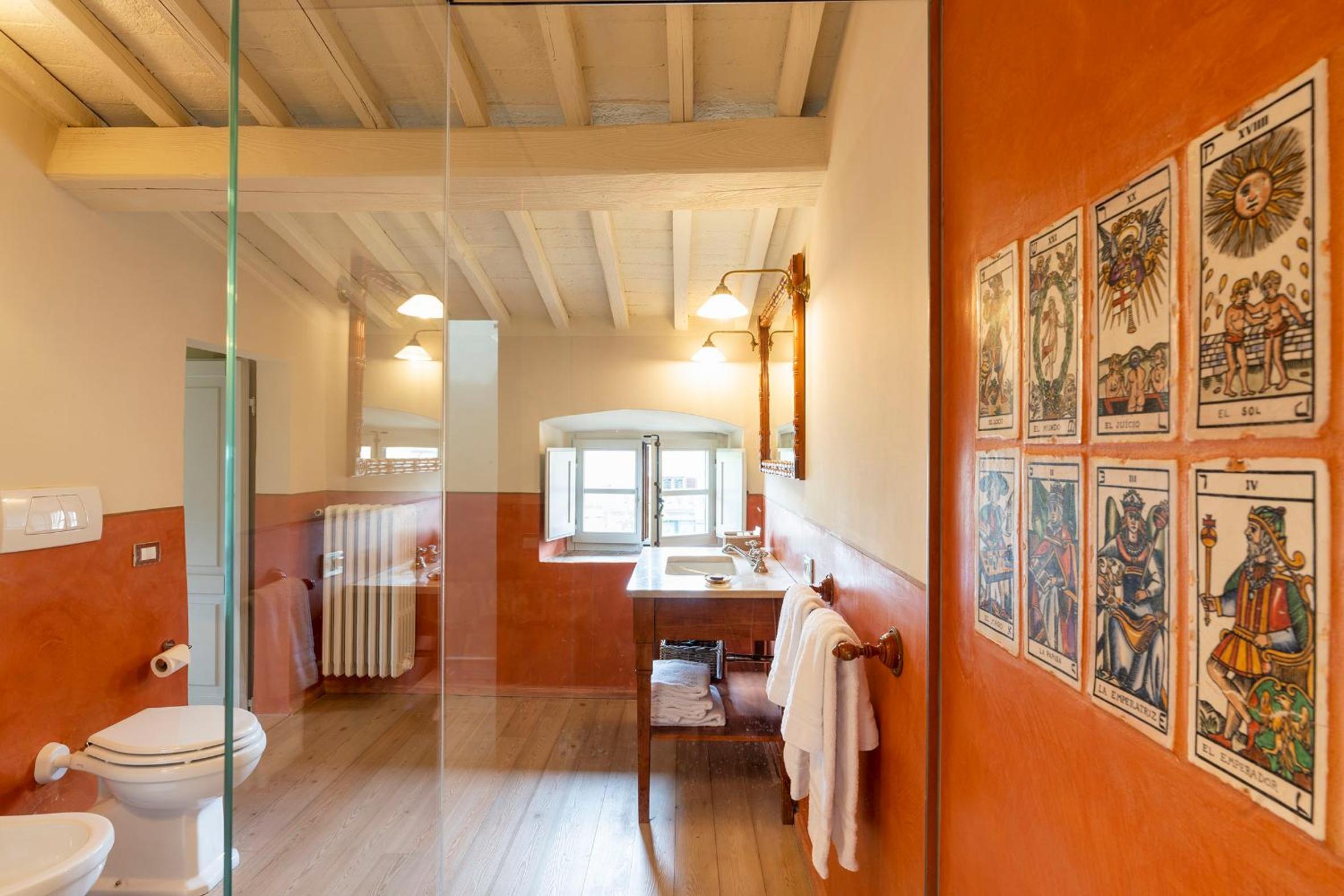 Suite - Photo 3