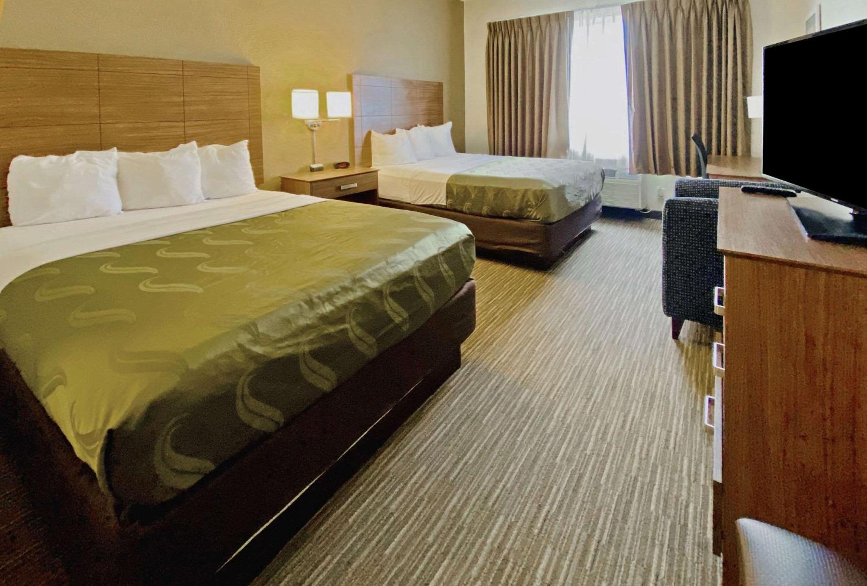 Queen Suite With Two Queen Beds