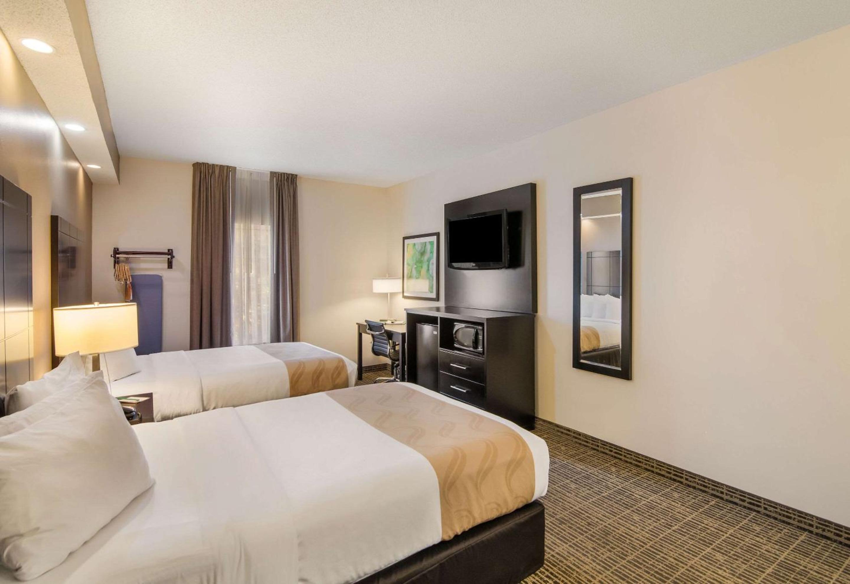 Double Room With Two Double Beds - Non-Smoking - Photo 1