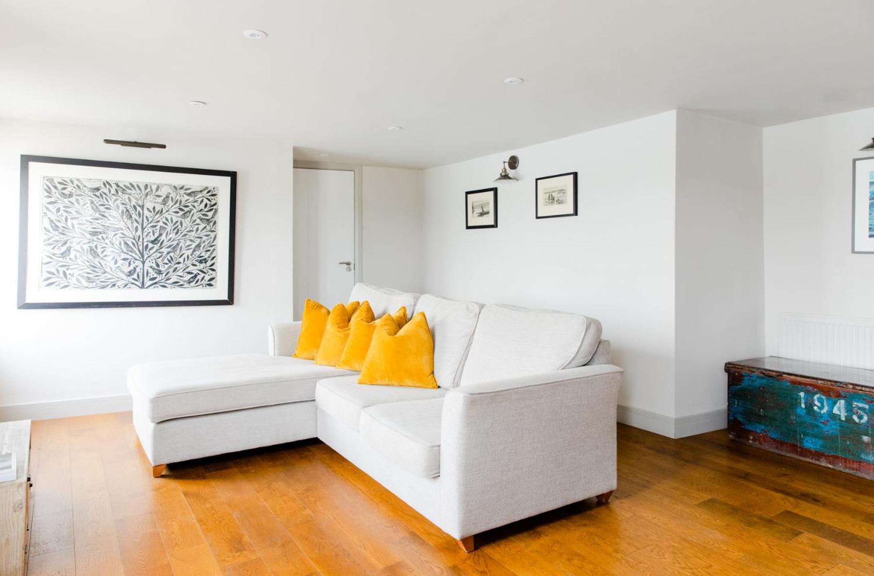 One-Bedroom Apartment - Photo 14