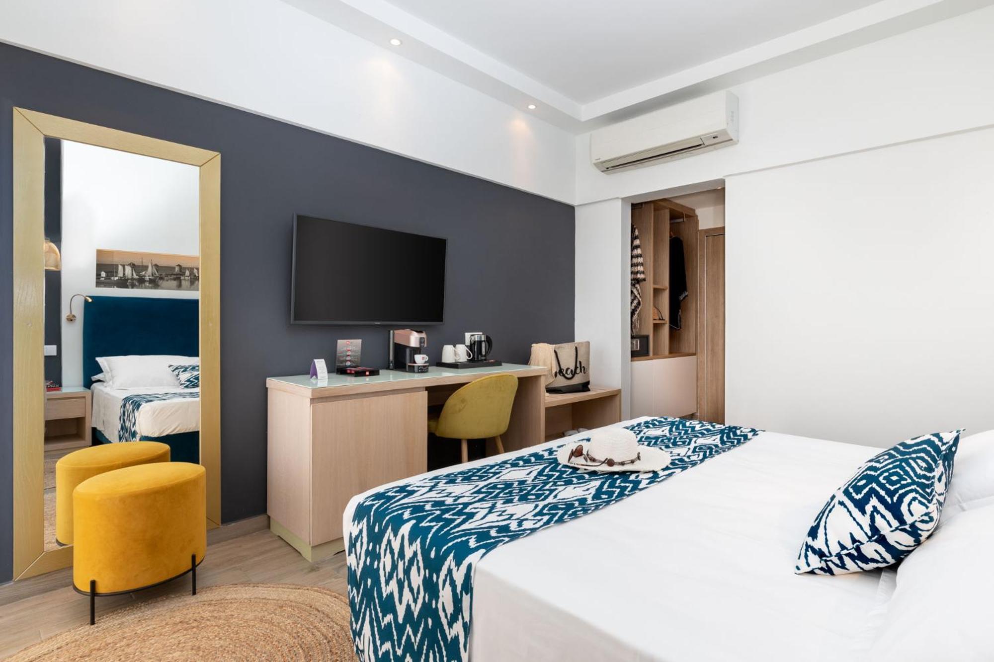 Privilege Room with Kingsize bed and Balcony with Sea View  - Photo 6
