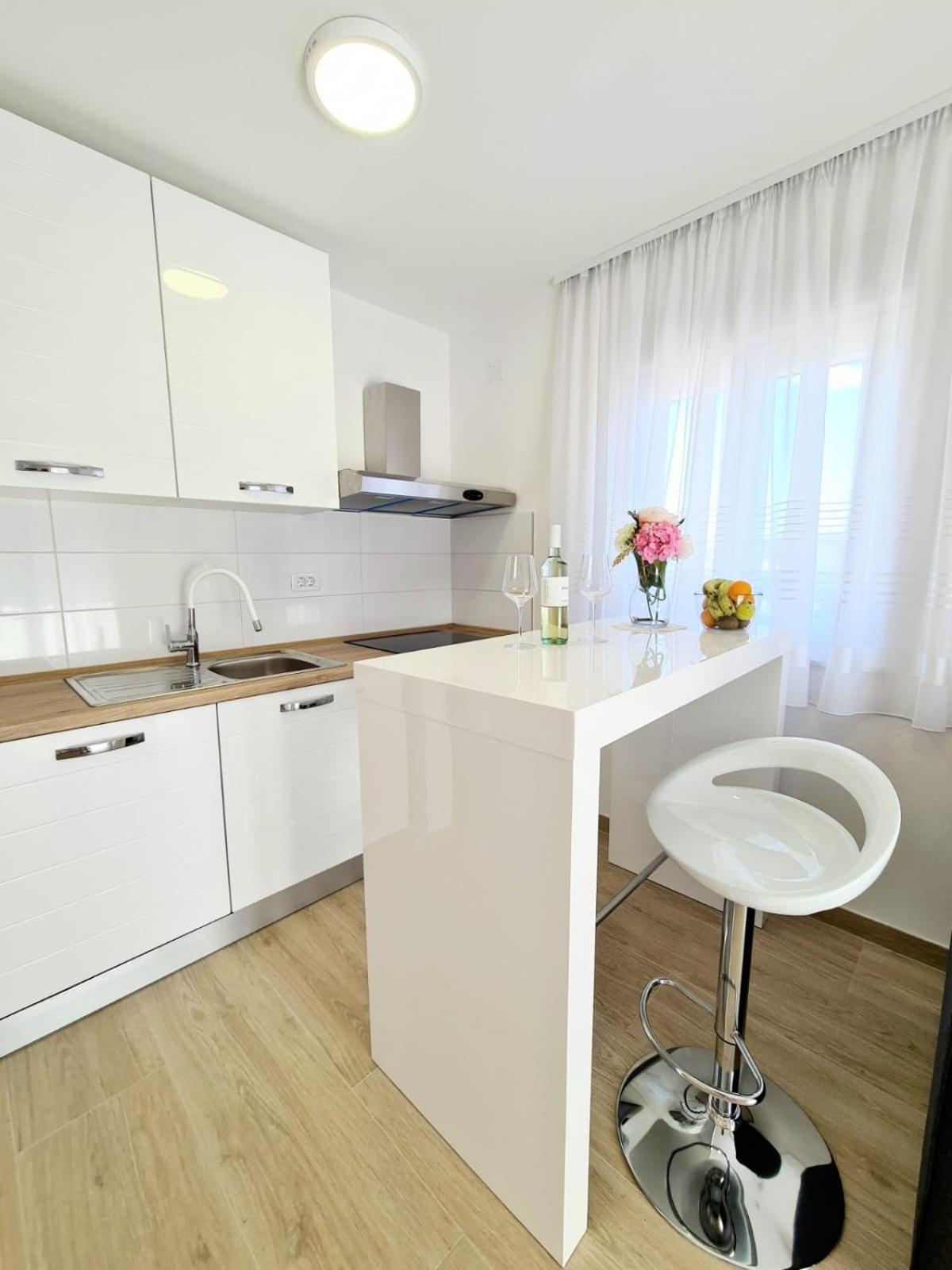 One-Bedroom Apartment - Photo 9