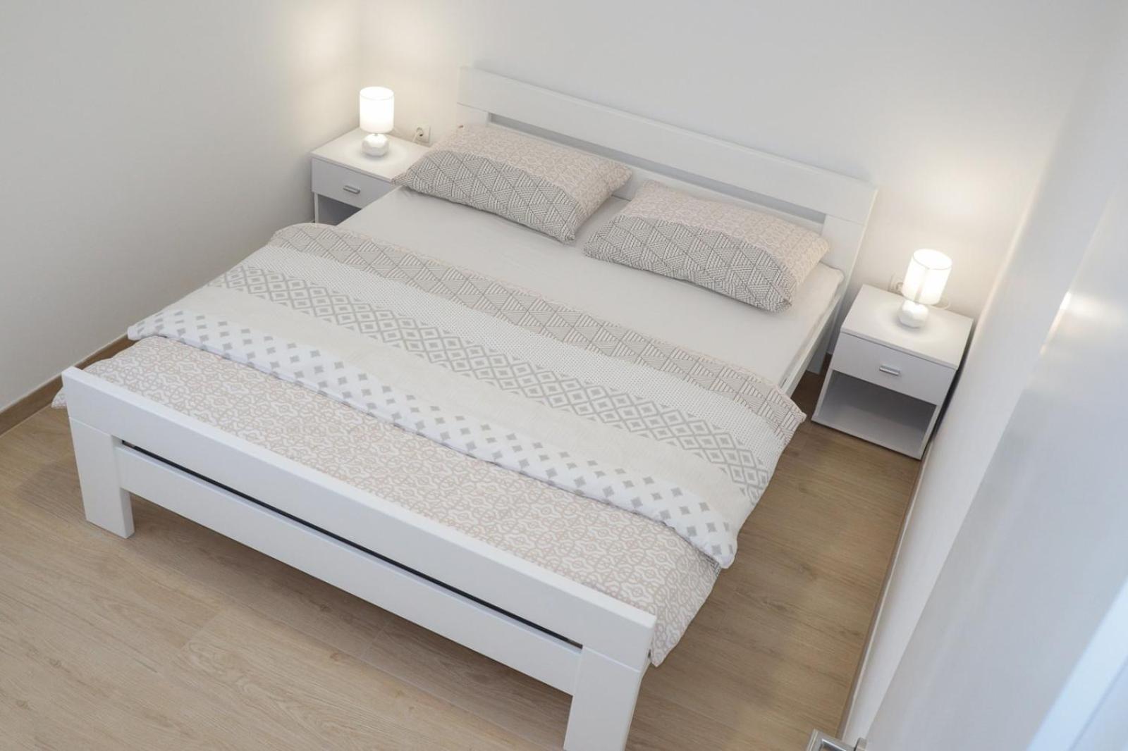 One-Bedroom Apartment - Photo 2