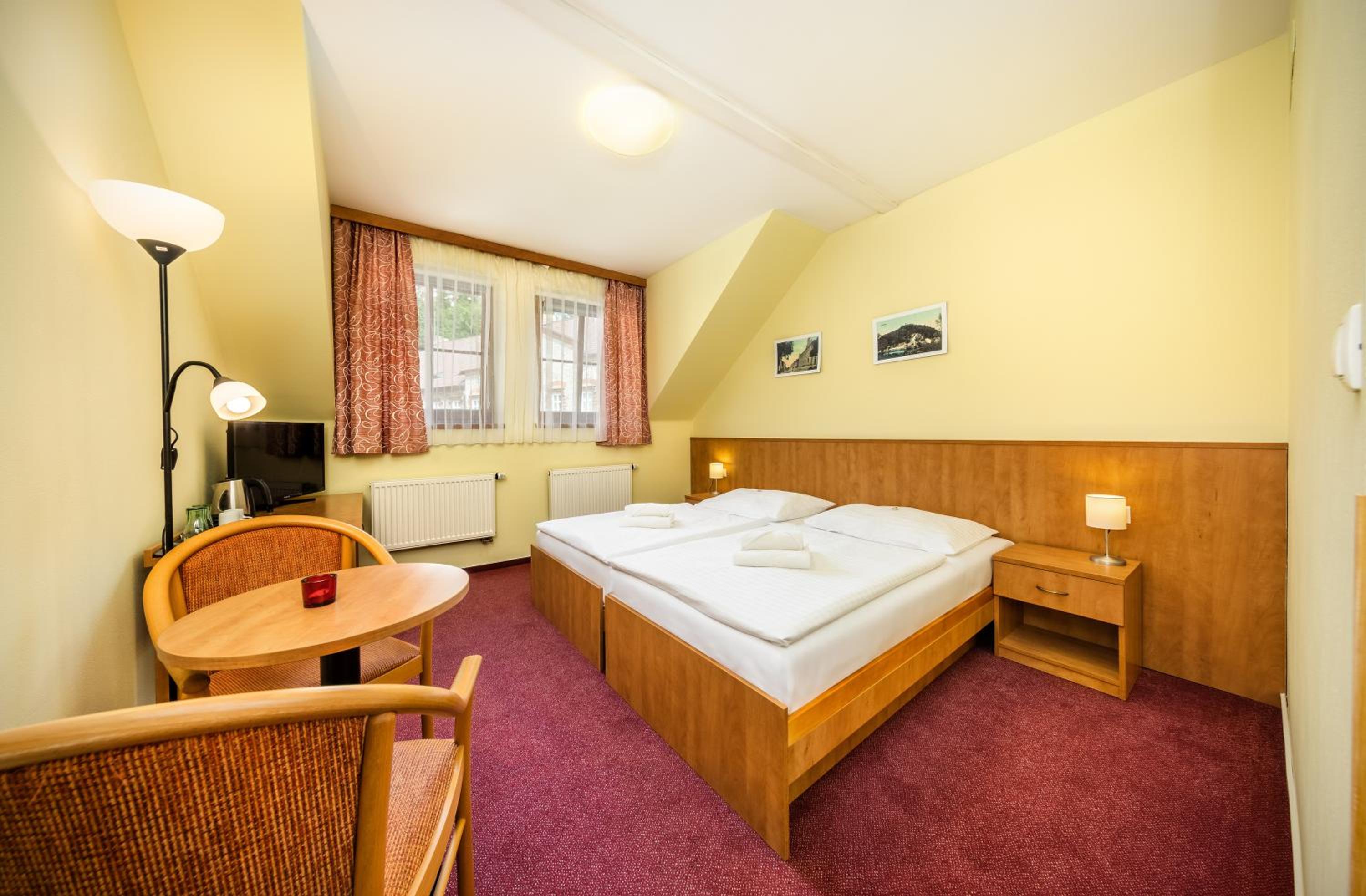 Double or Twin Room - Photo 3