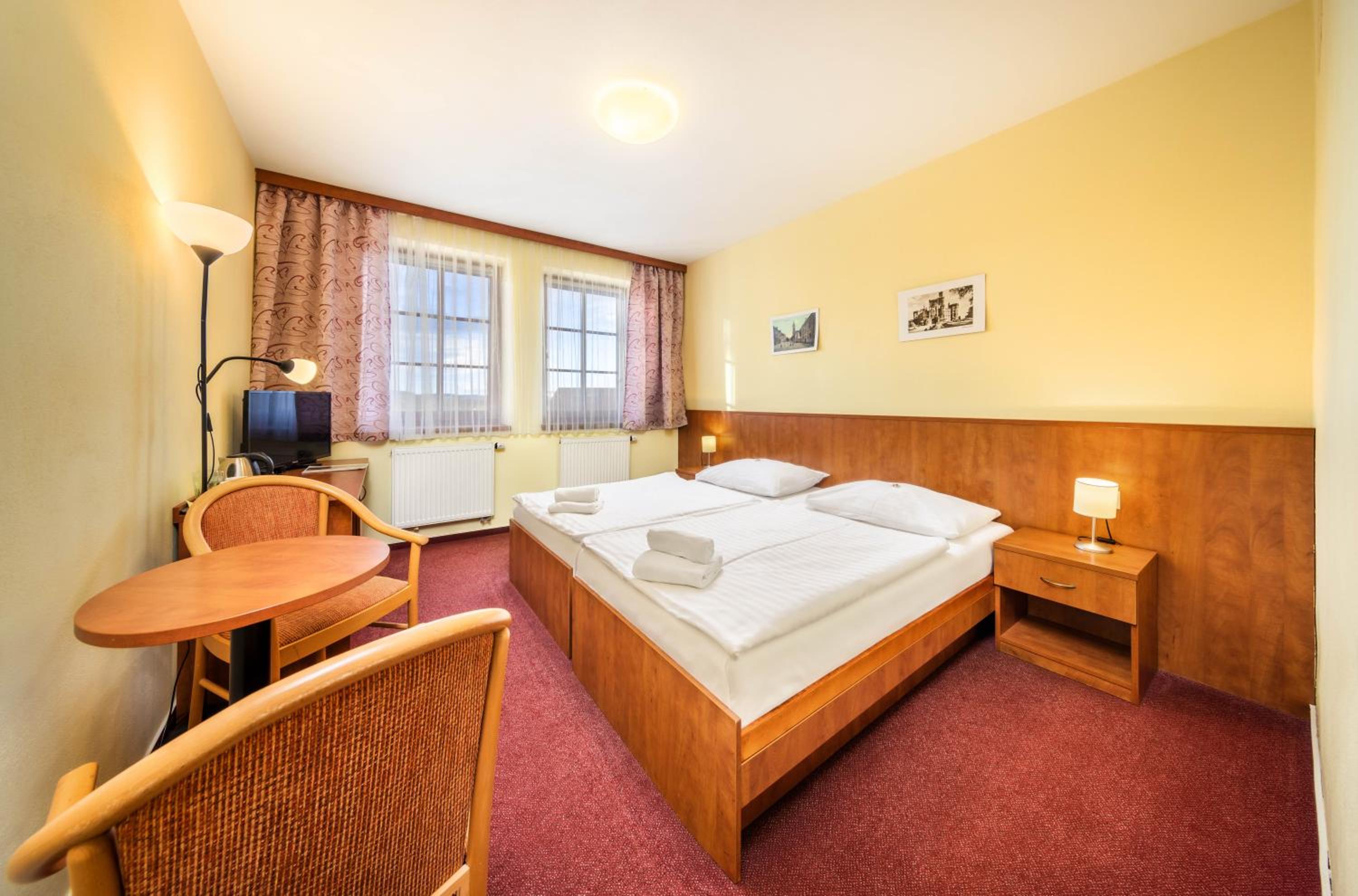 Double or Twin Room - Photo 6