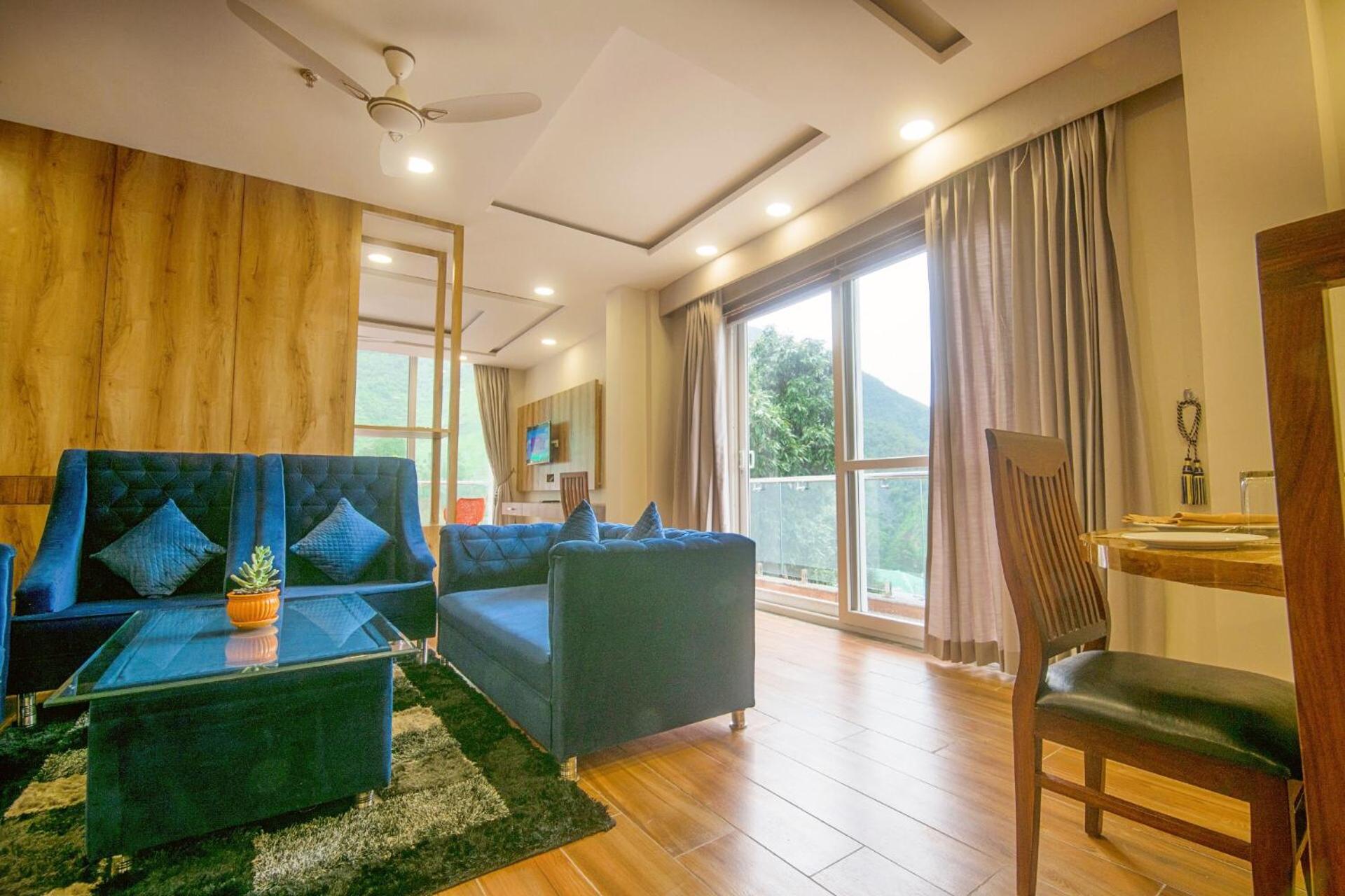 Superior King Suite