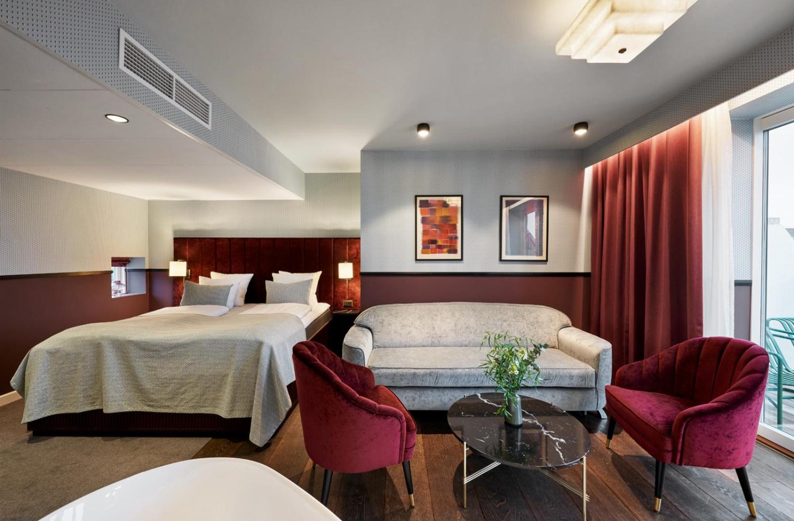 Signature Penthouse Suite - Photo 4