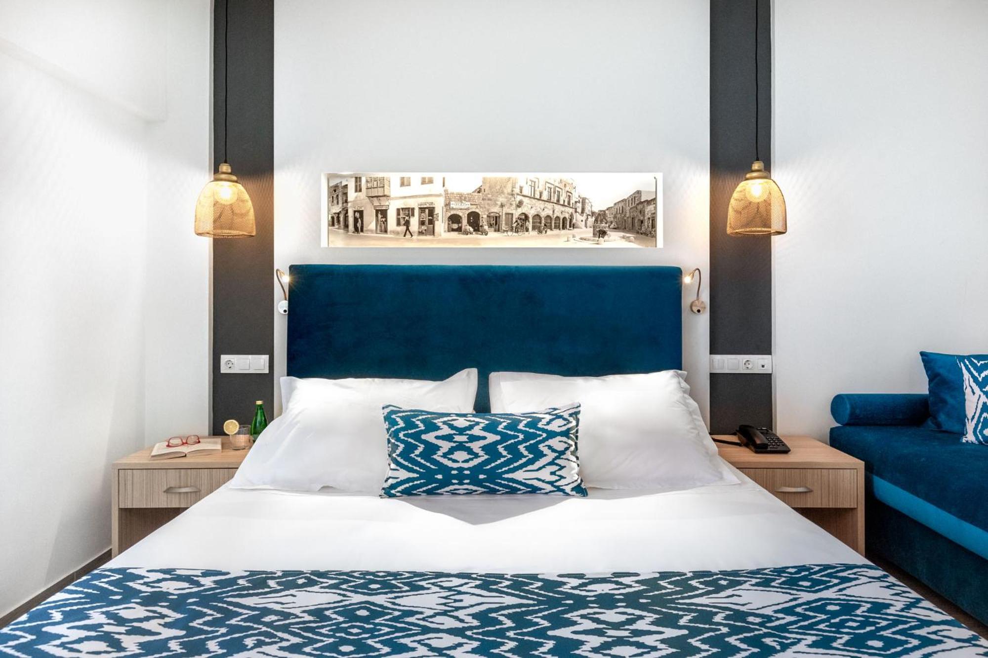 Superior Room with Kingsize bed, single Sofa bed and Balcony  - Photo 2