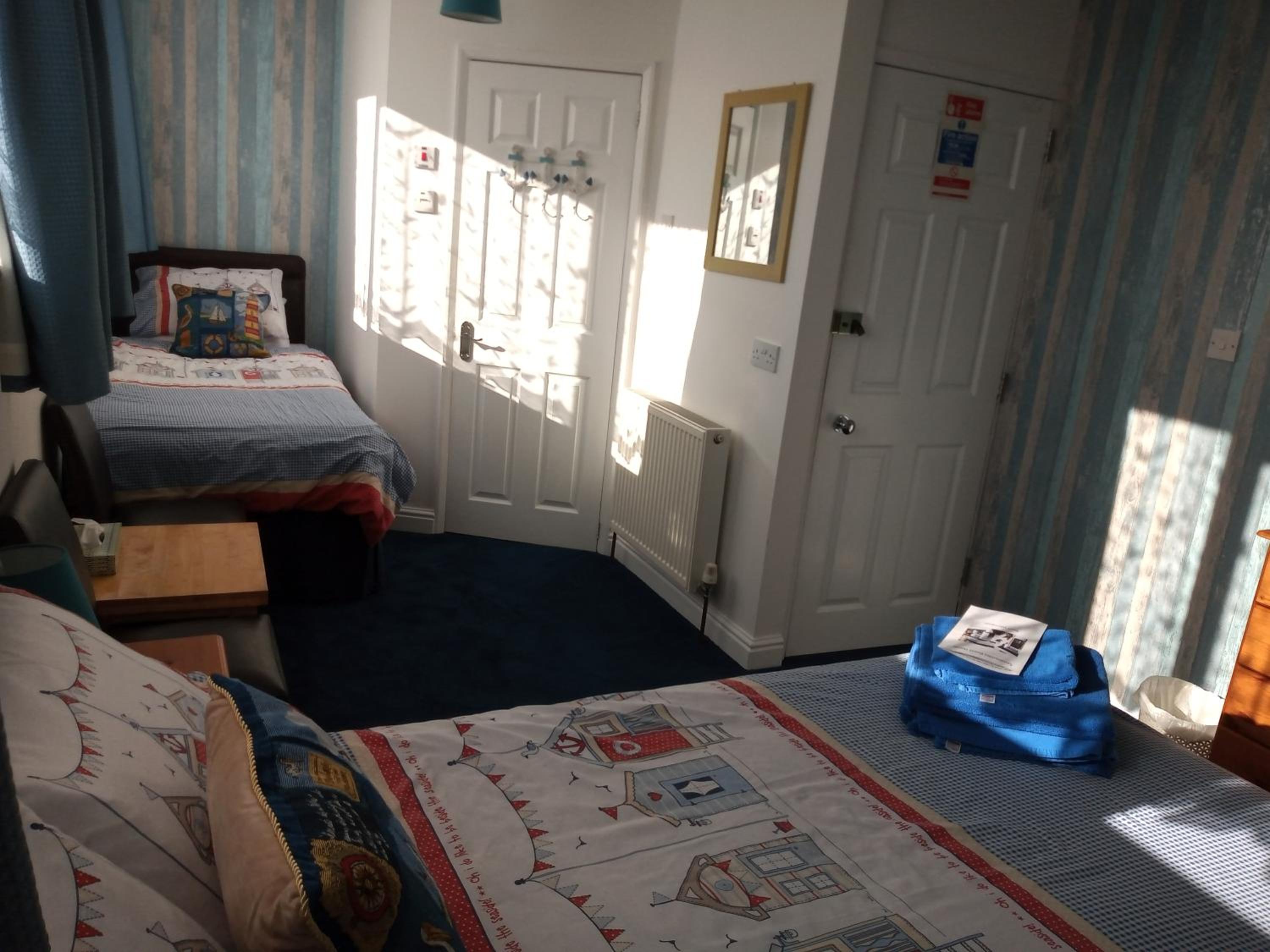Double or Twin Room photo 2