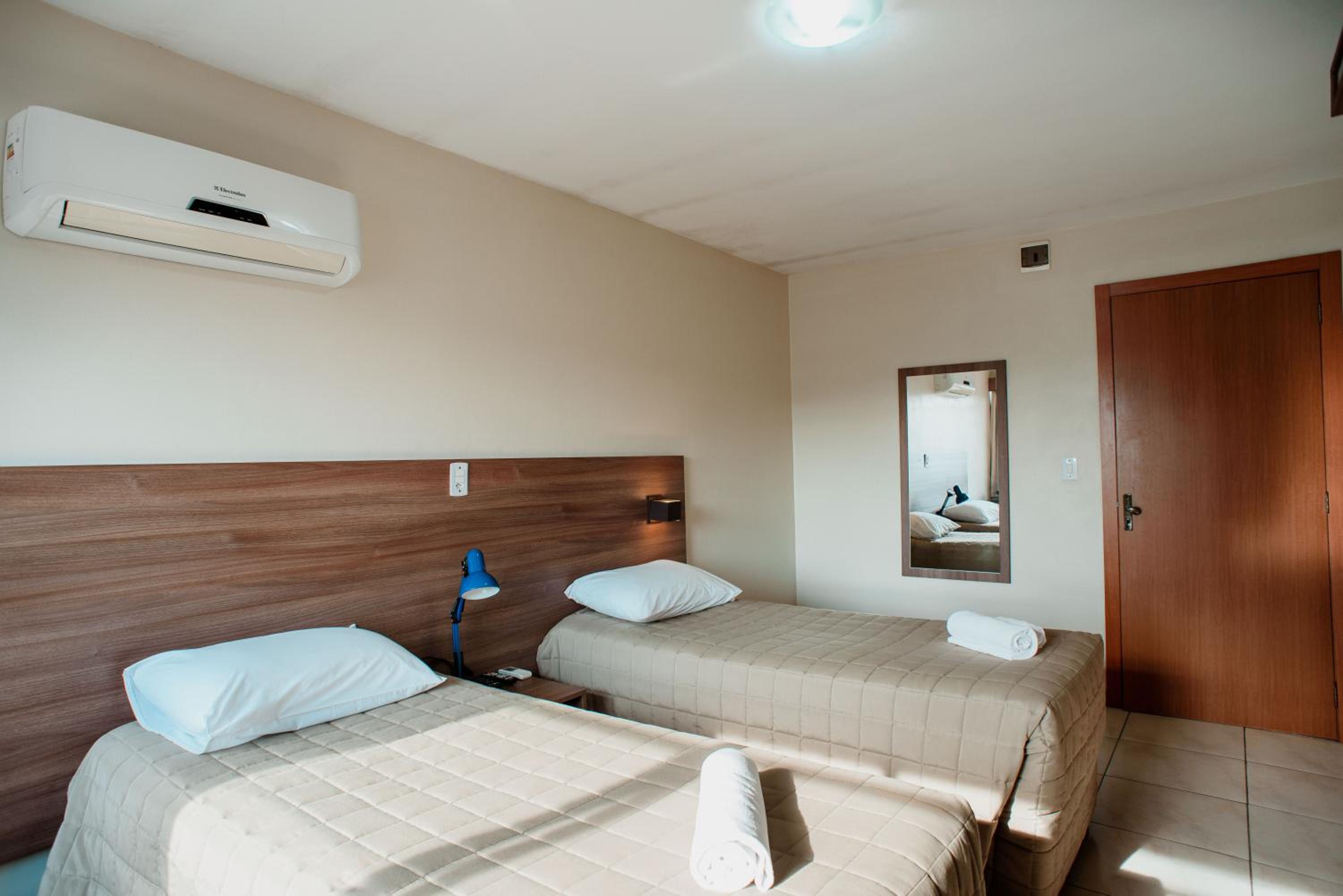 Twin Room - Photo 8