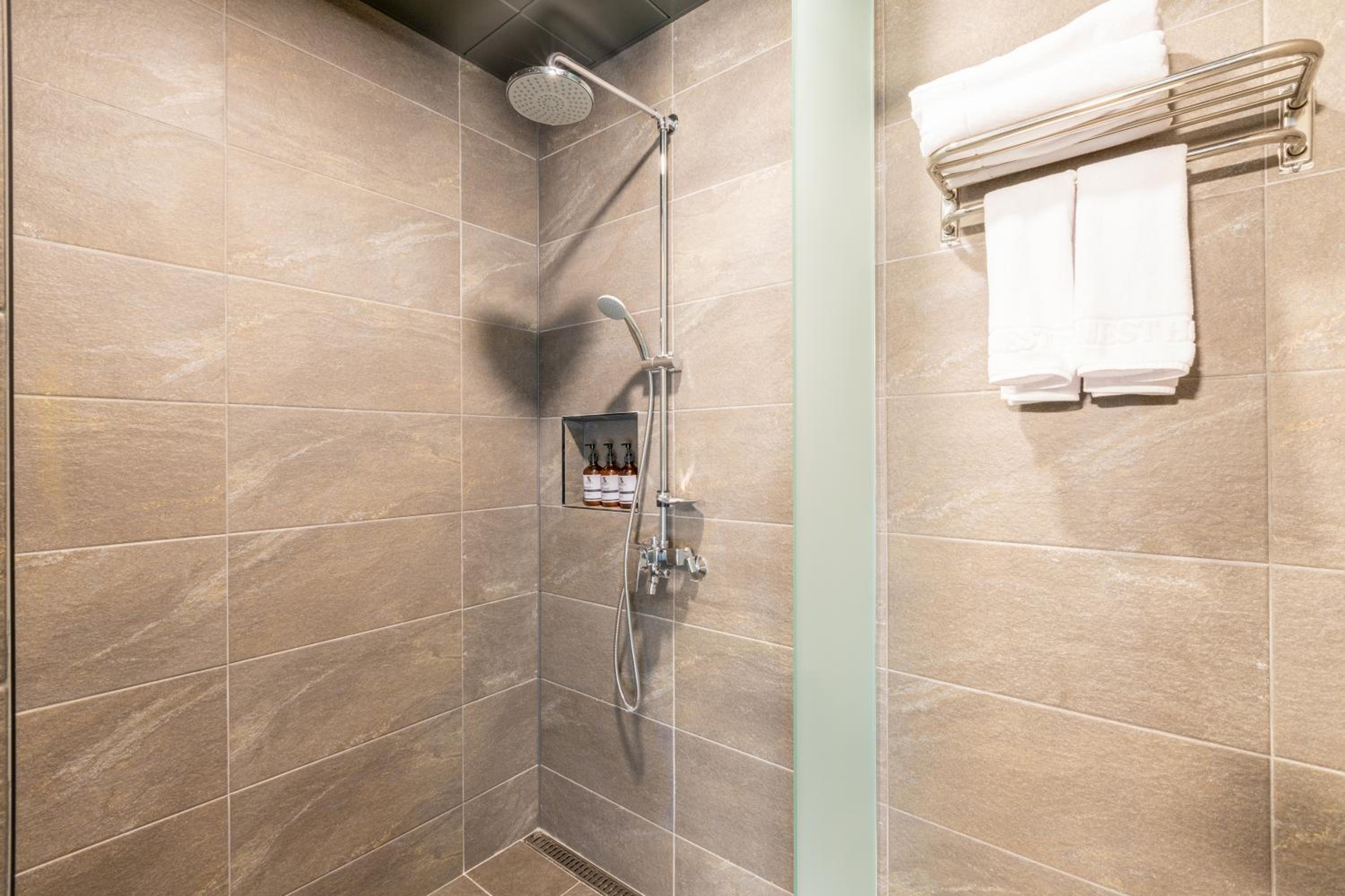 Deluxe Double Room with Balcony - Photo 2