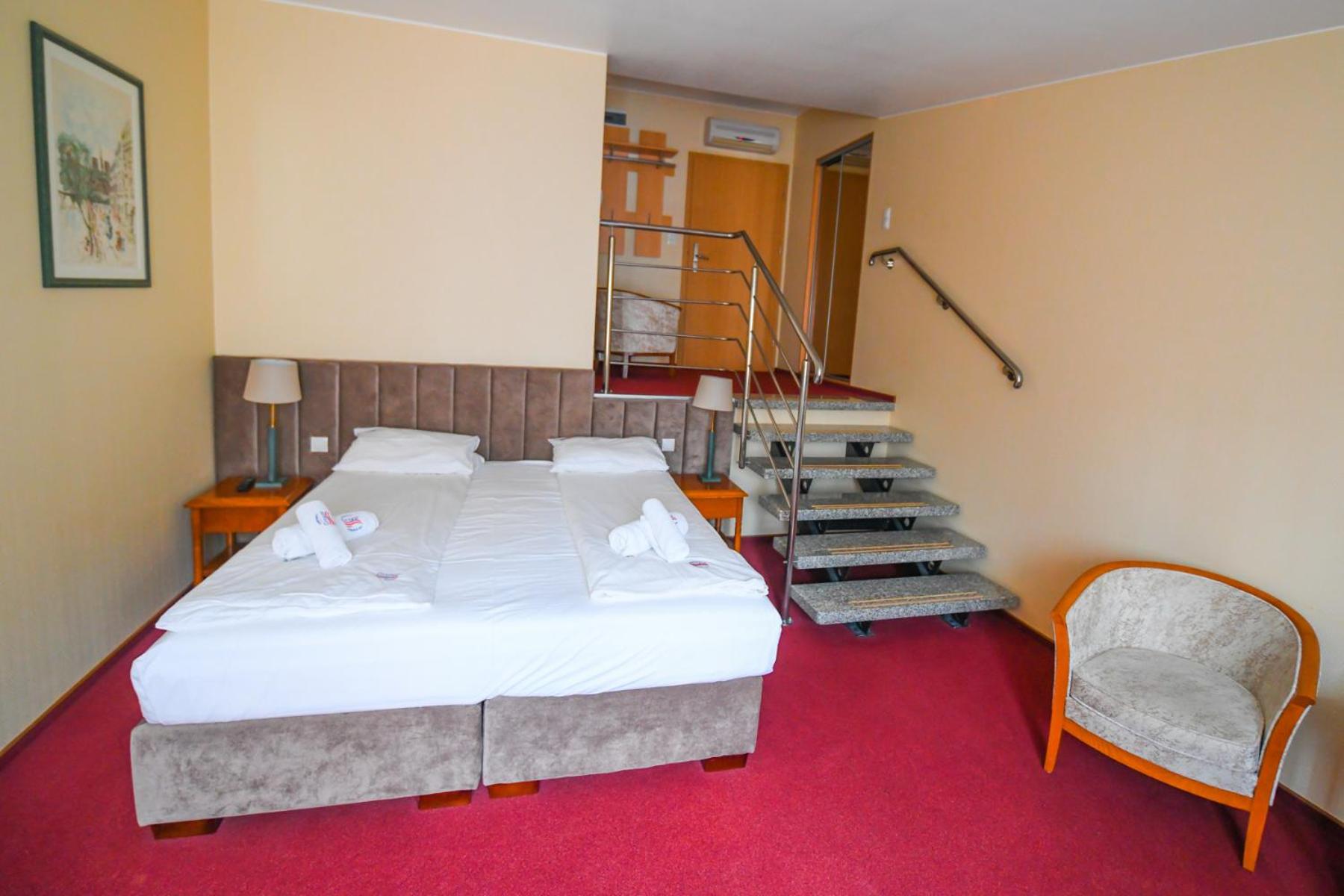 Apartment - Photo 4