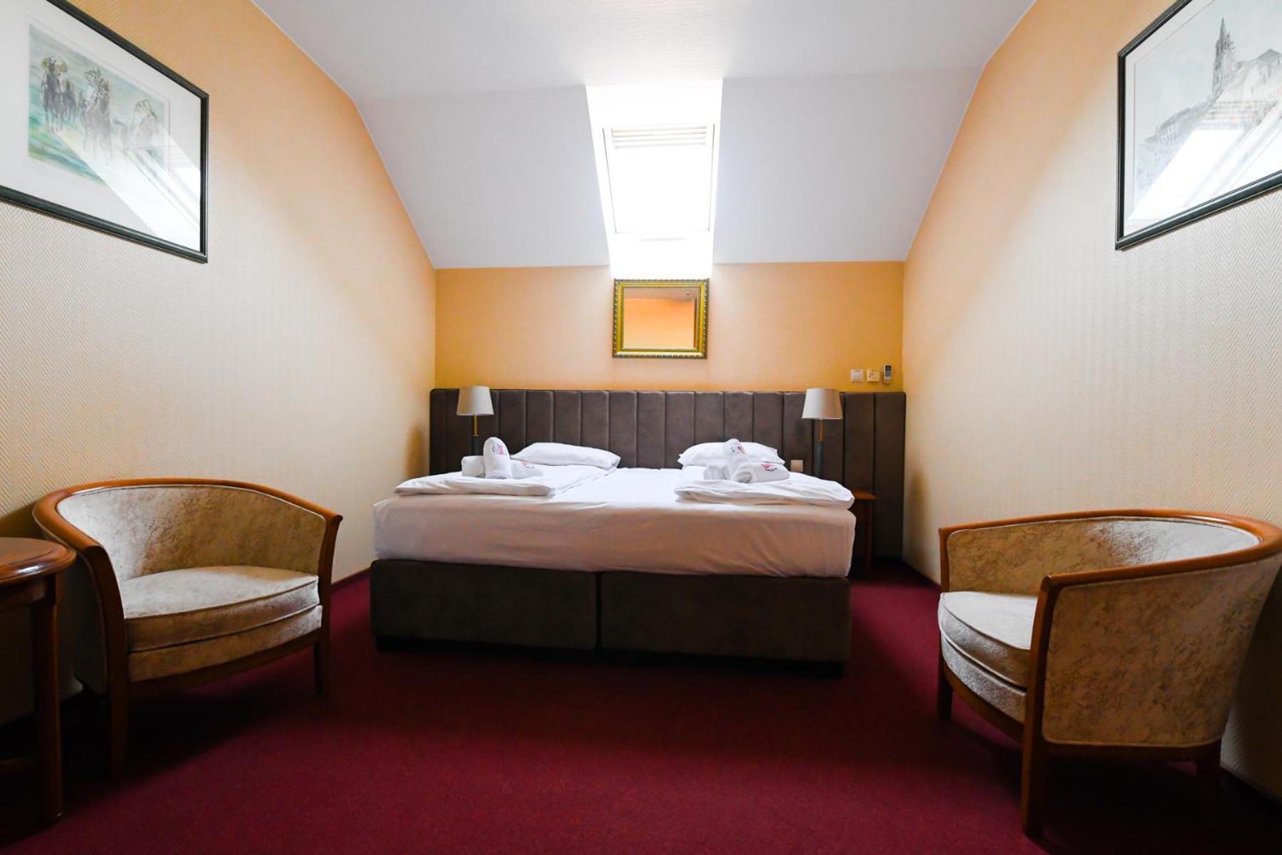 Twin Room - Photo 1