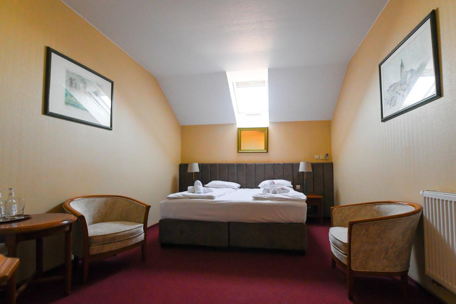 Twin Room - Photo 3