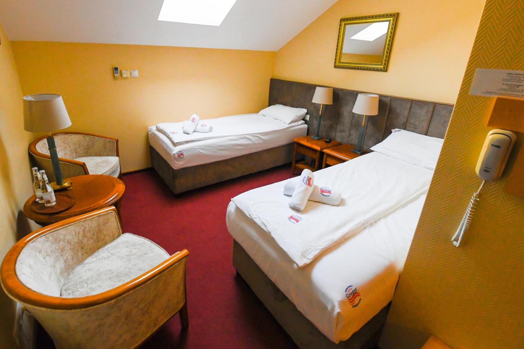 Twin Room - Photo 7