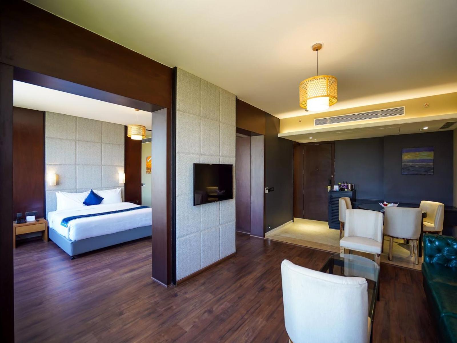 Executive Suite with a Bucket of Brewed Beverage - Photo 2