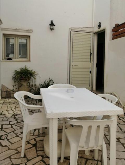 One-Bedroom House photo 3