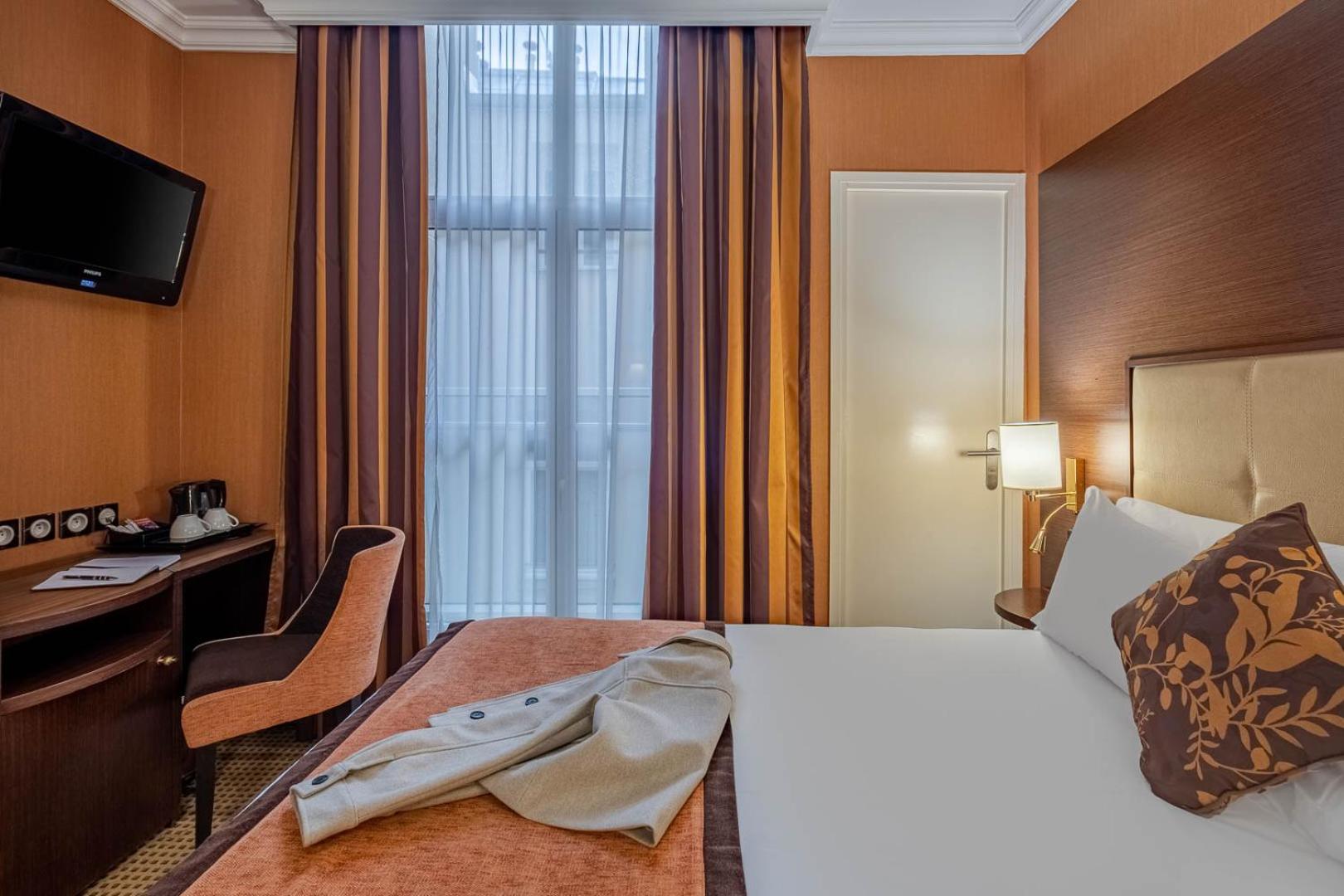 CLASSIC Double Room – Courtyard View photo 1