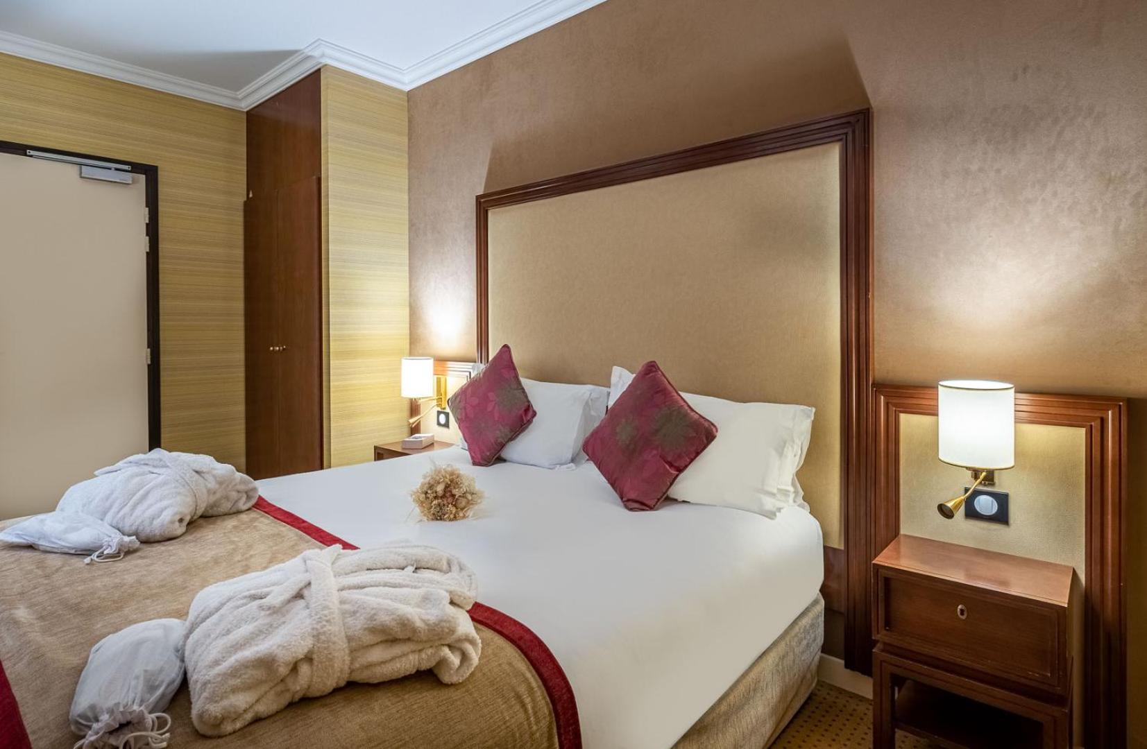CLASSIC COMFORT Double Room – Courtyard view photo 3