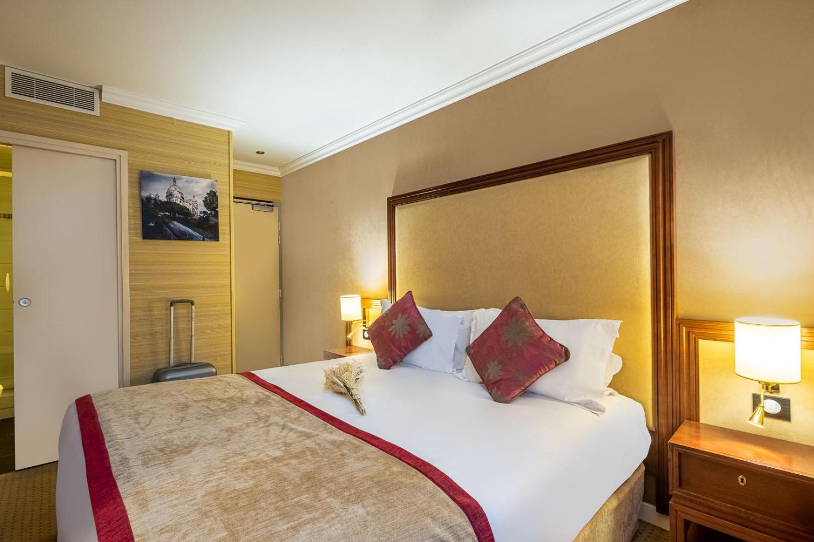 DELUXE Double Room – City View photo 2