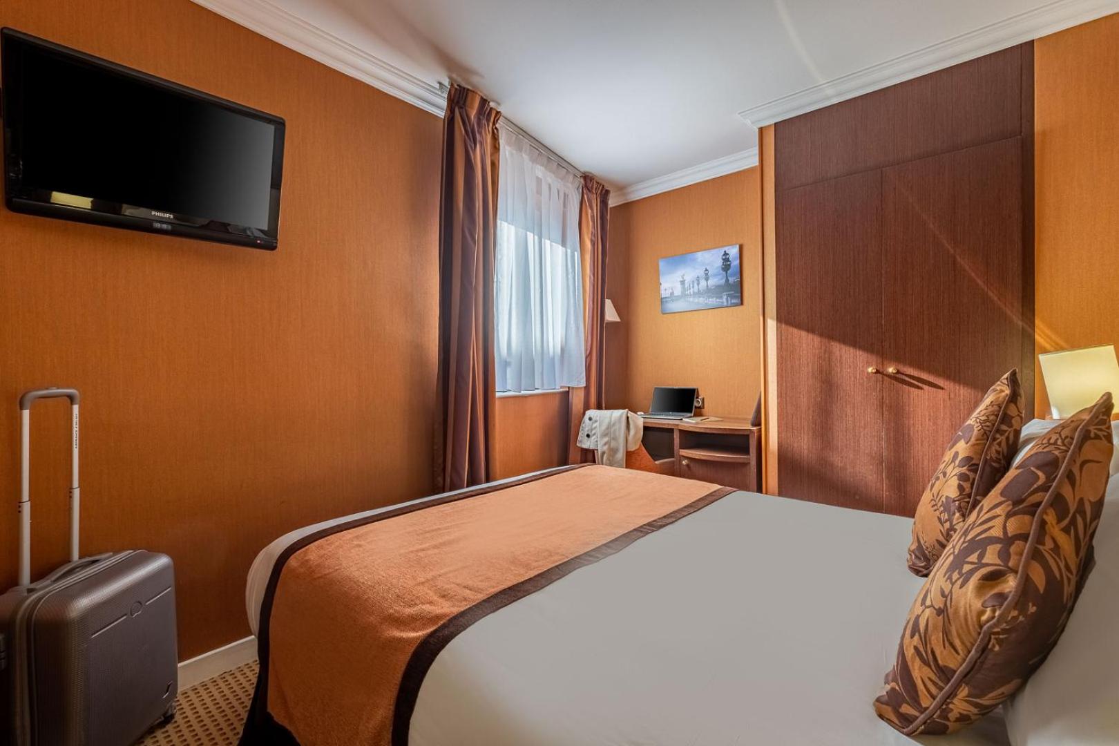 SUPERIOR Double Room – Courtyard View photo 3