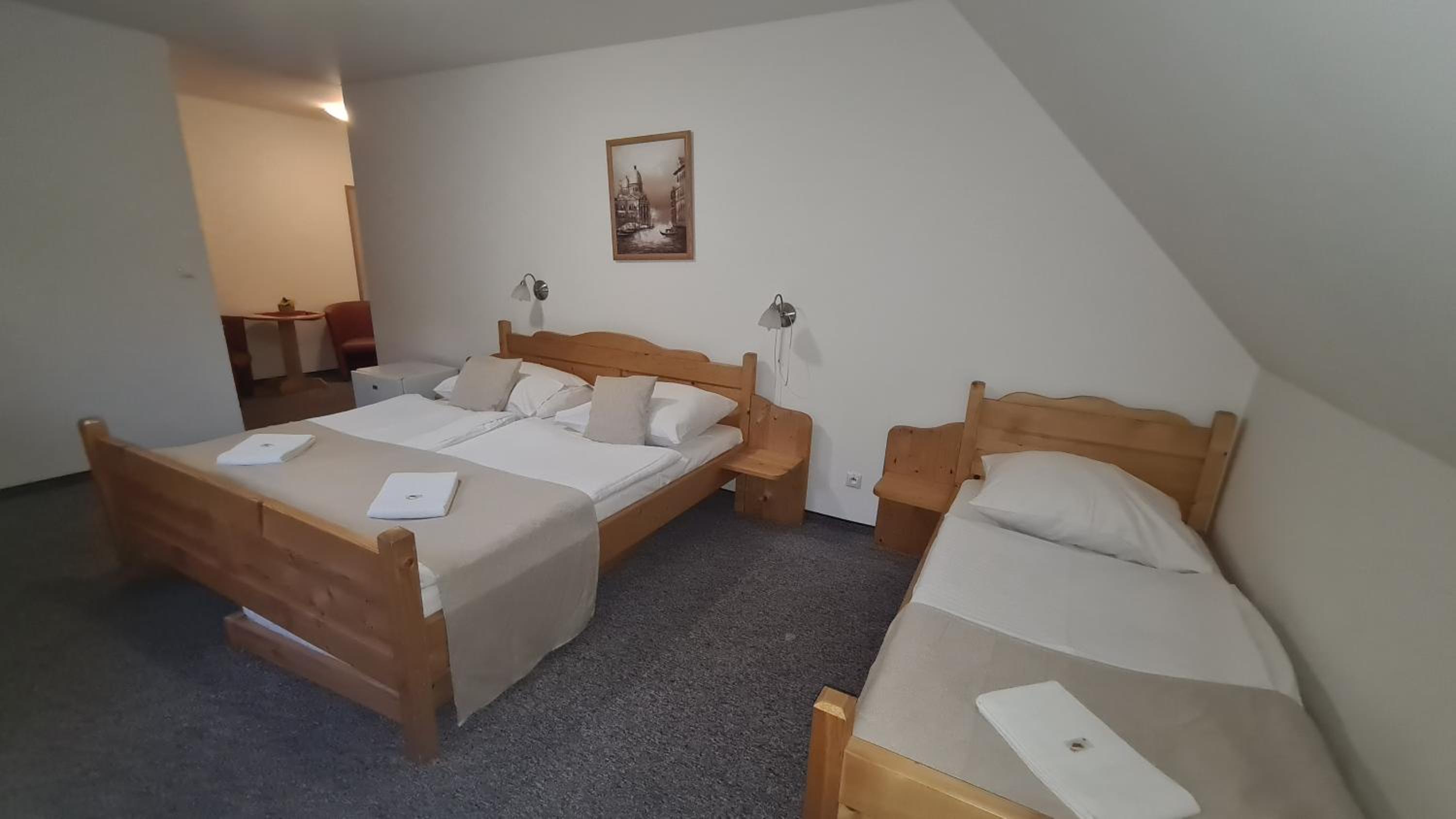 Standard Triple Room - Photo 19