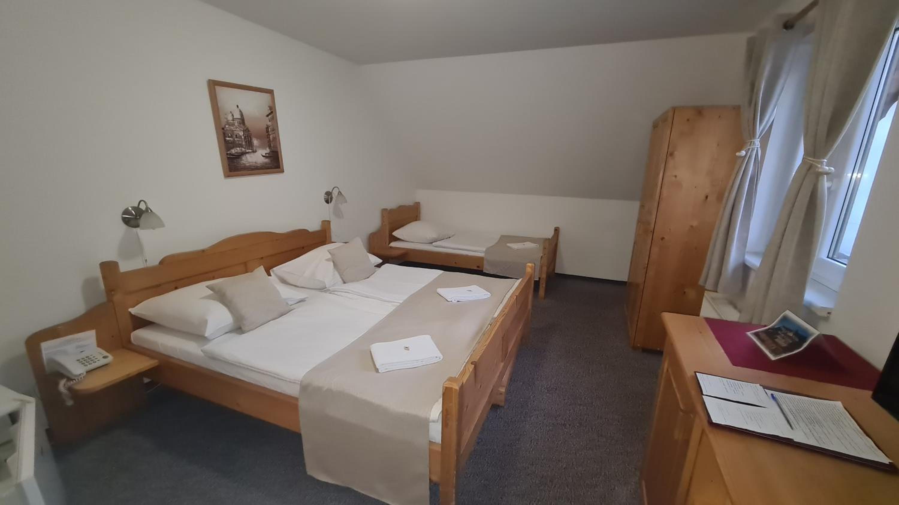 Standard Triple Room - Photo 1