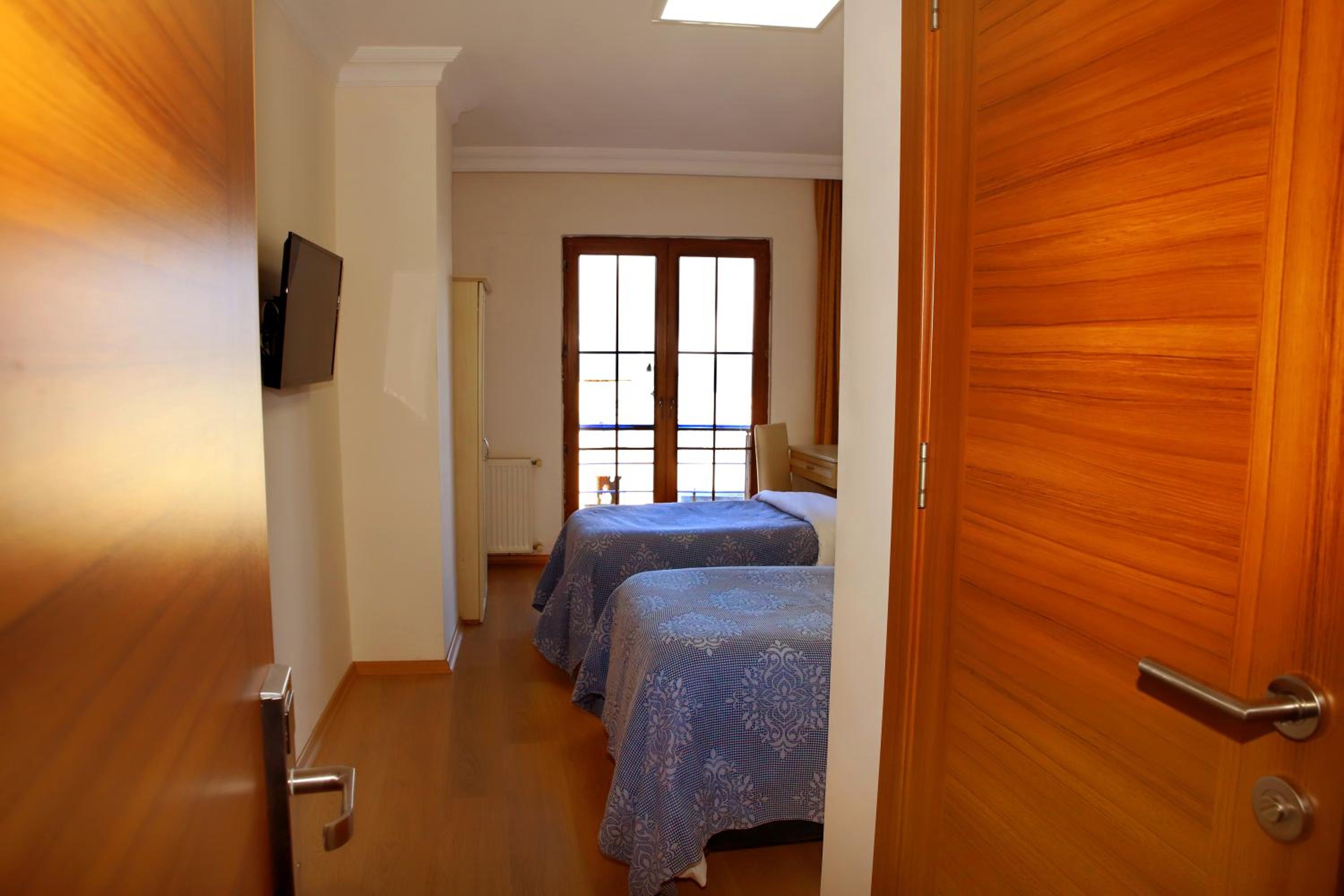 Double Room with Sea View - Photo 1
