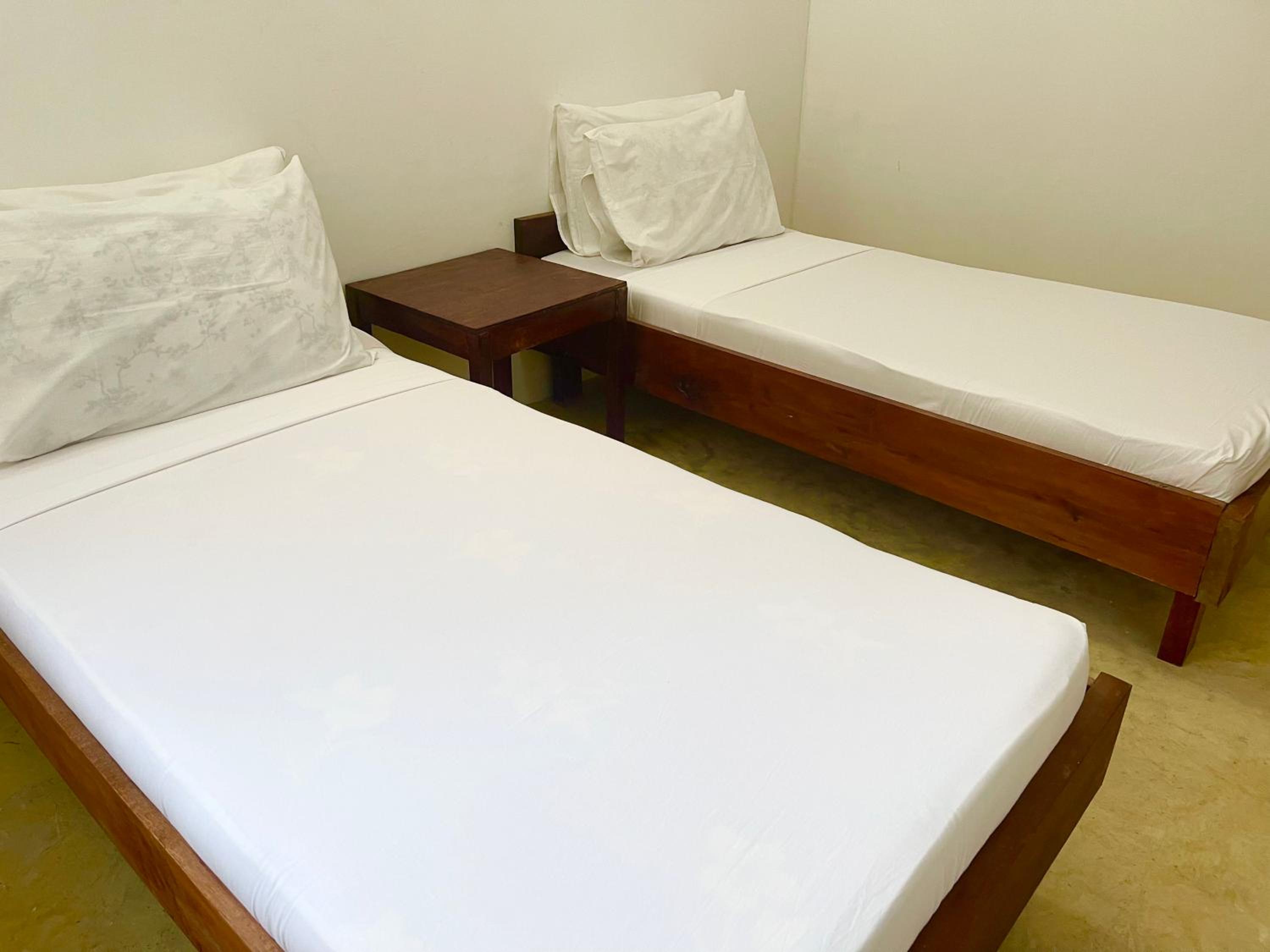 Standard Twin Room - Photo 5