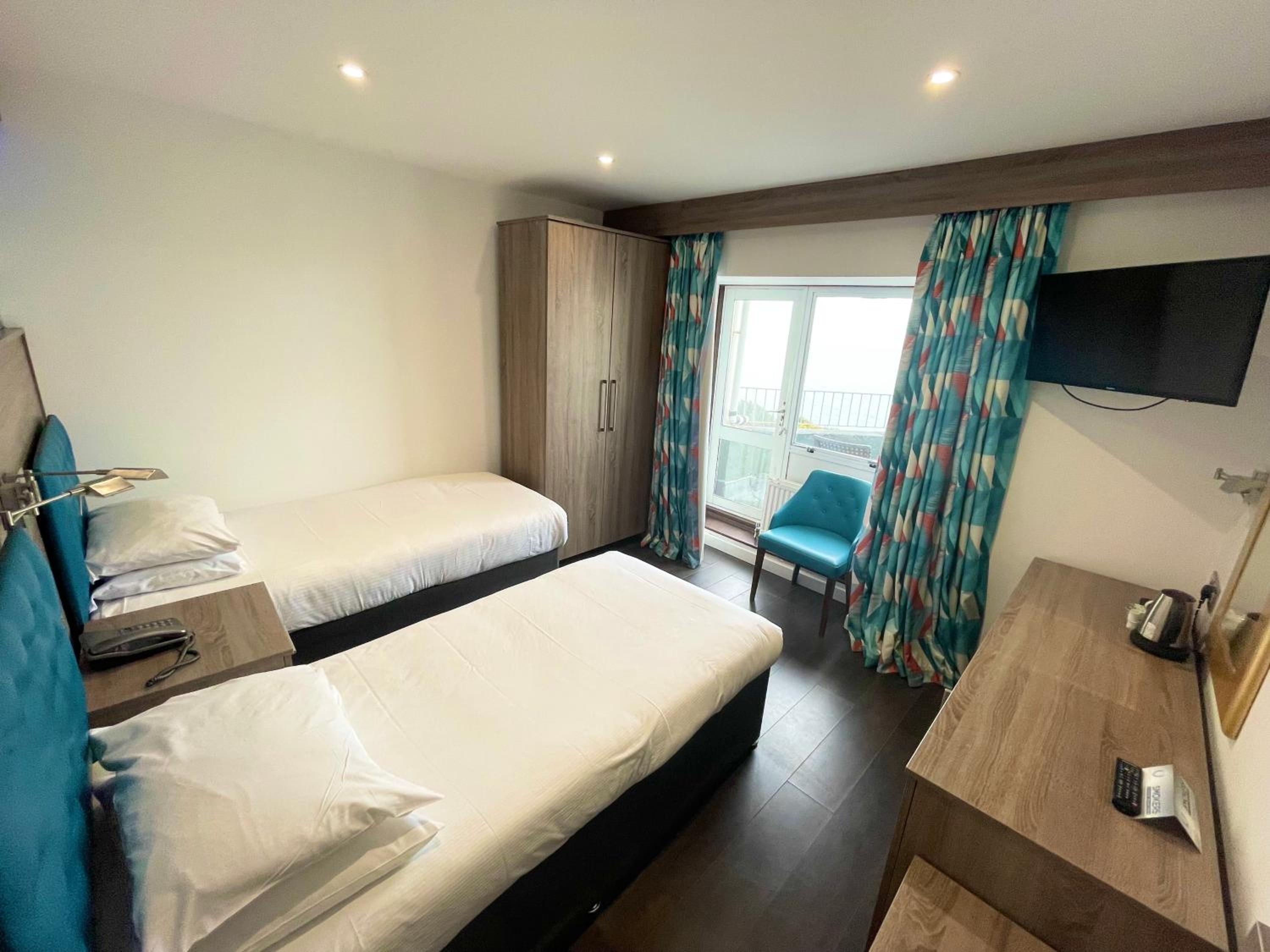 Twin Room with Sea View - Photo 1