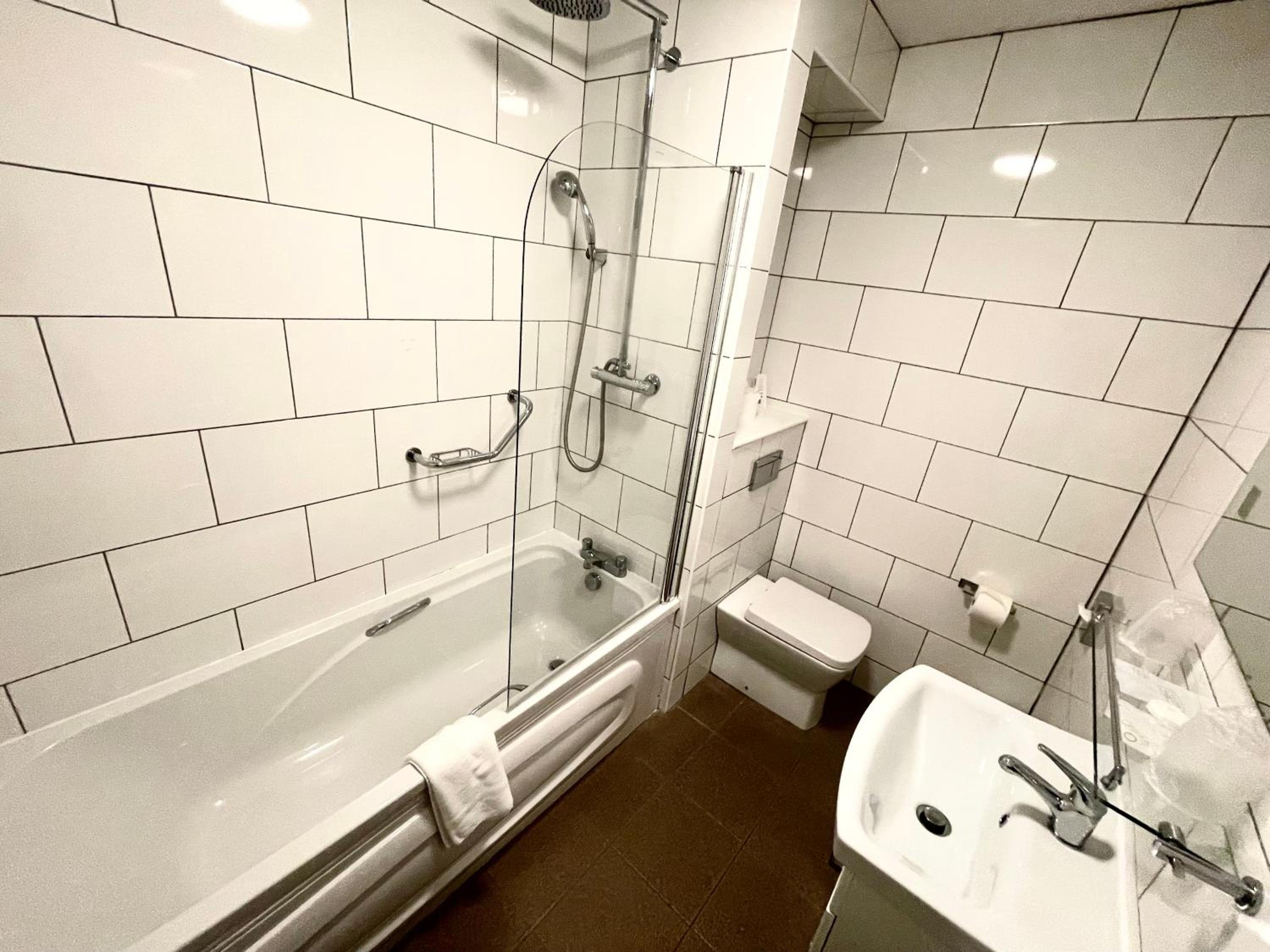 Twin Room with Sea View - Photo 3