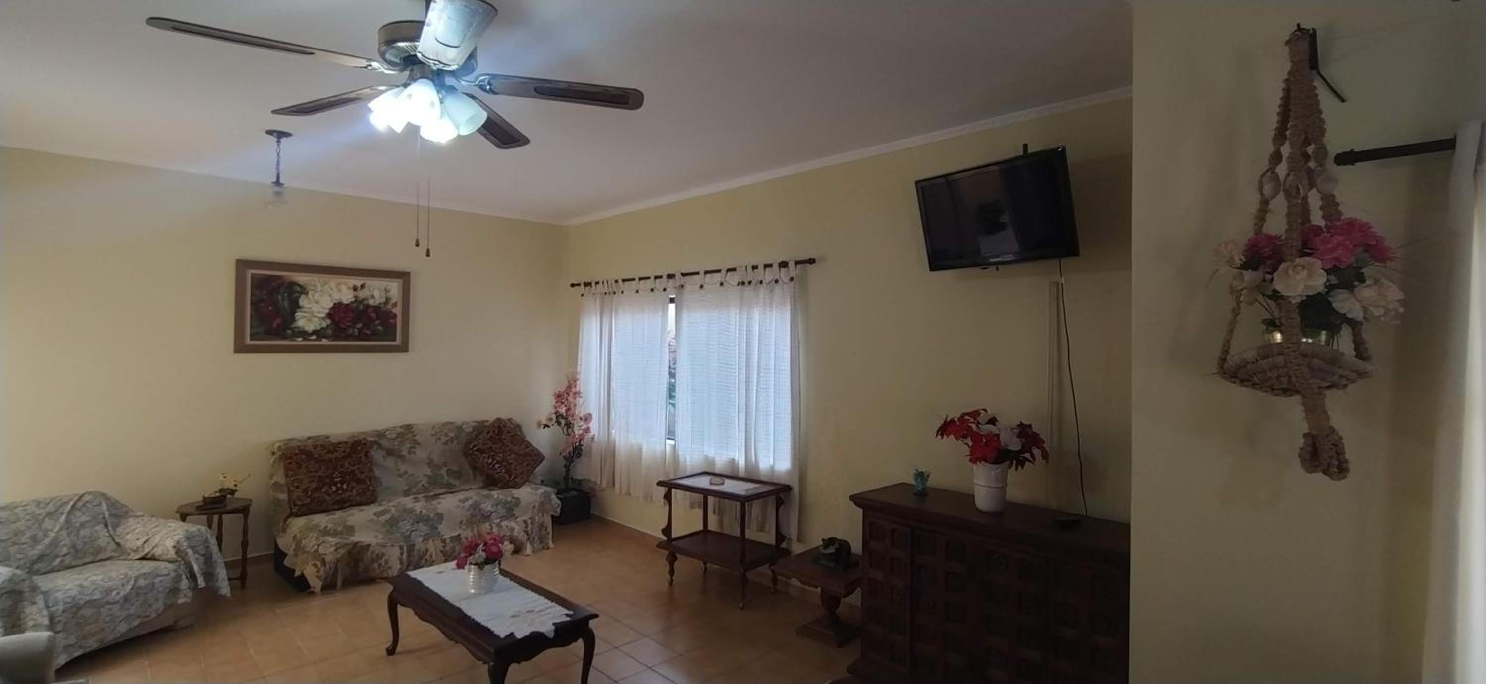 Three-Bedroom House photo 2