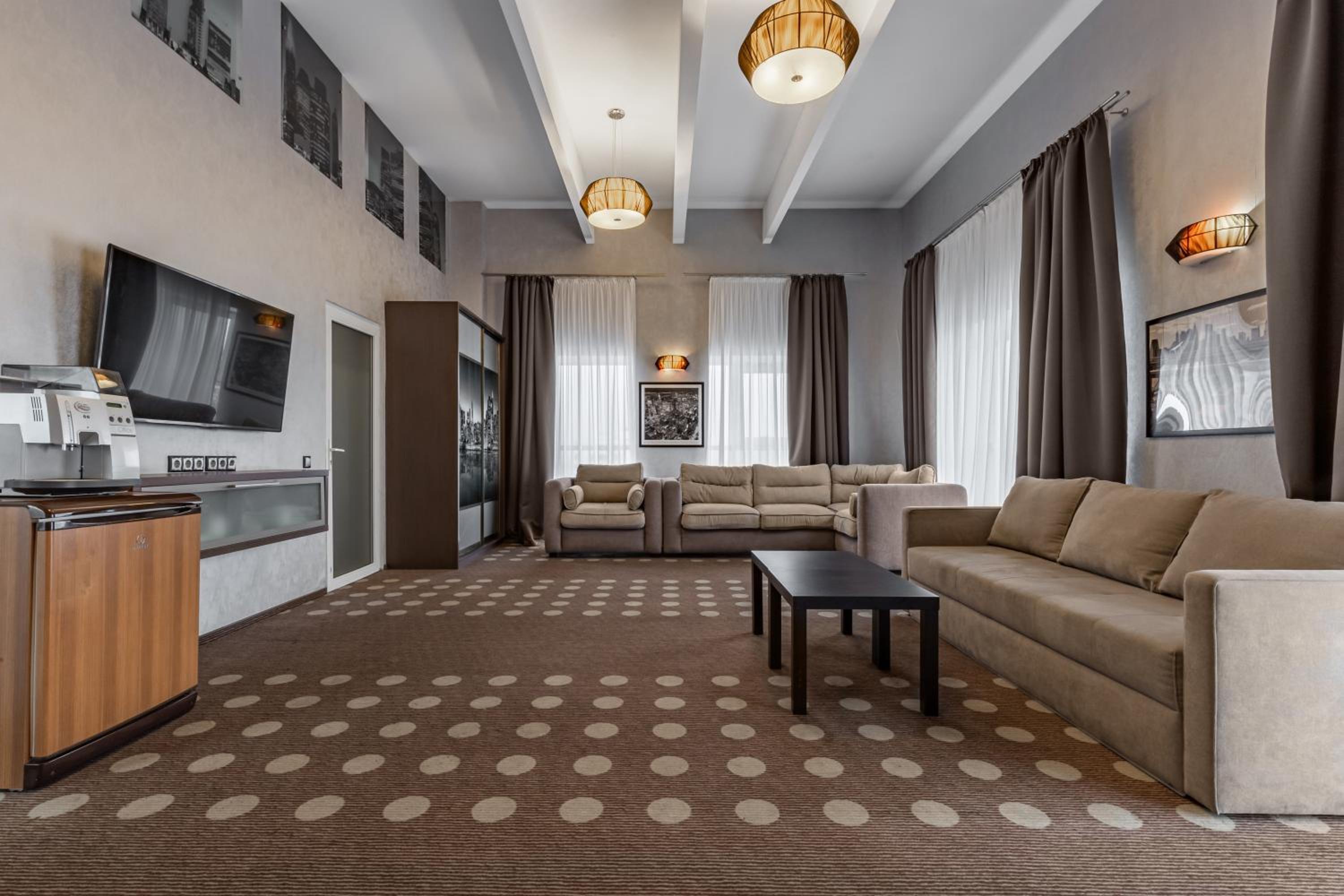 One-Bedroom Apartment with Terrace