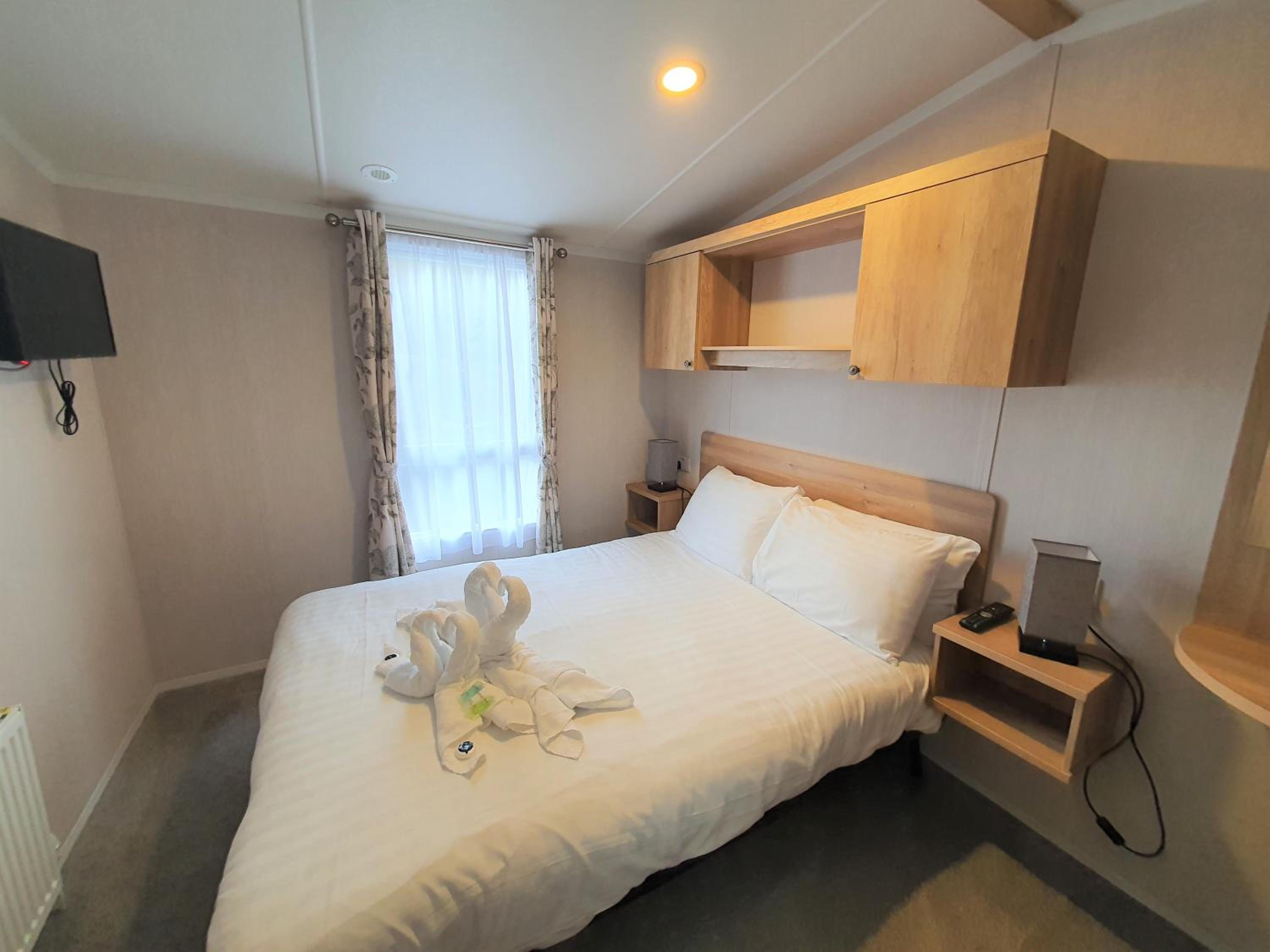 2 Bedroom Platinum Caravan photo 3