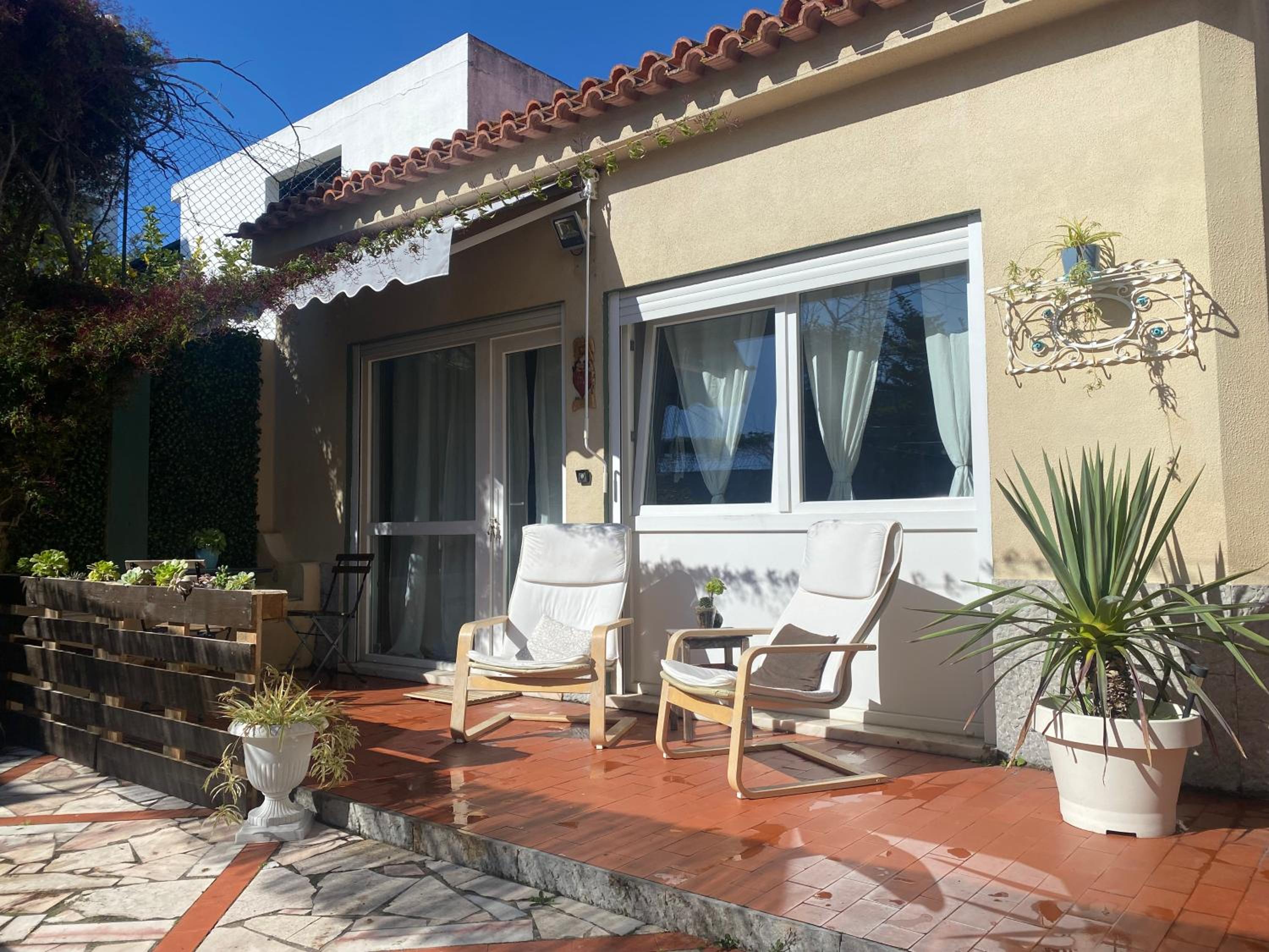 Bungalow with Garden View - Photo 5