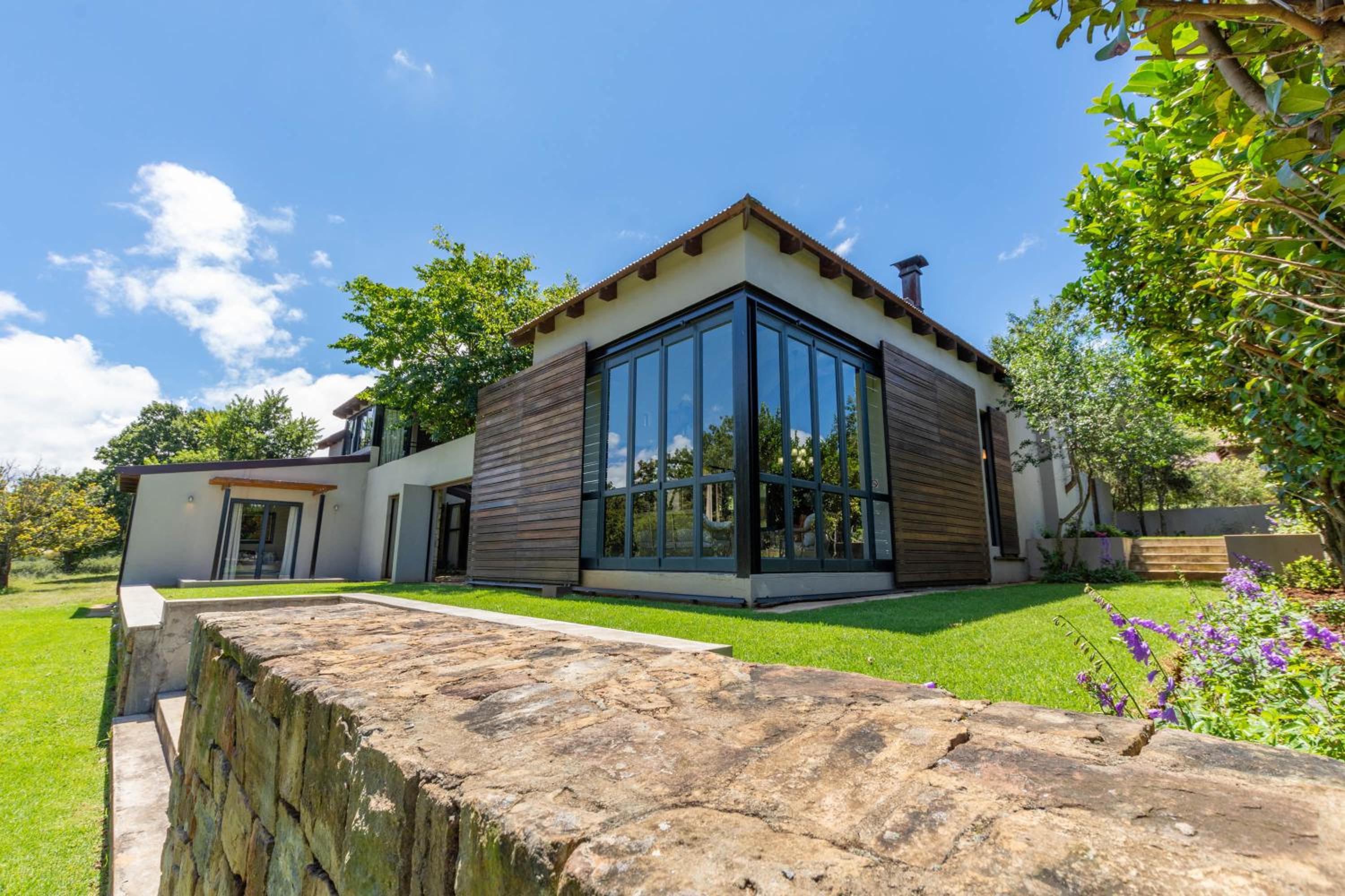 Villa photo 3
