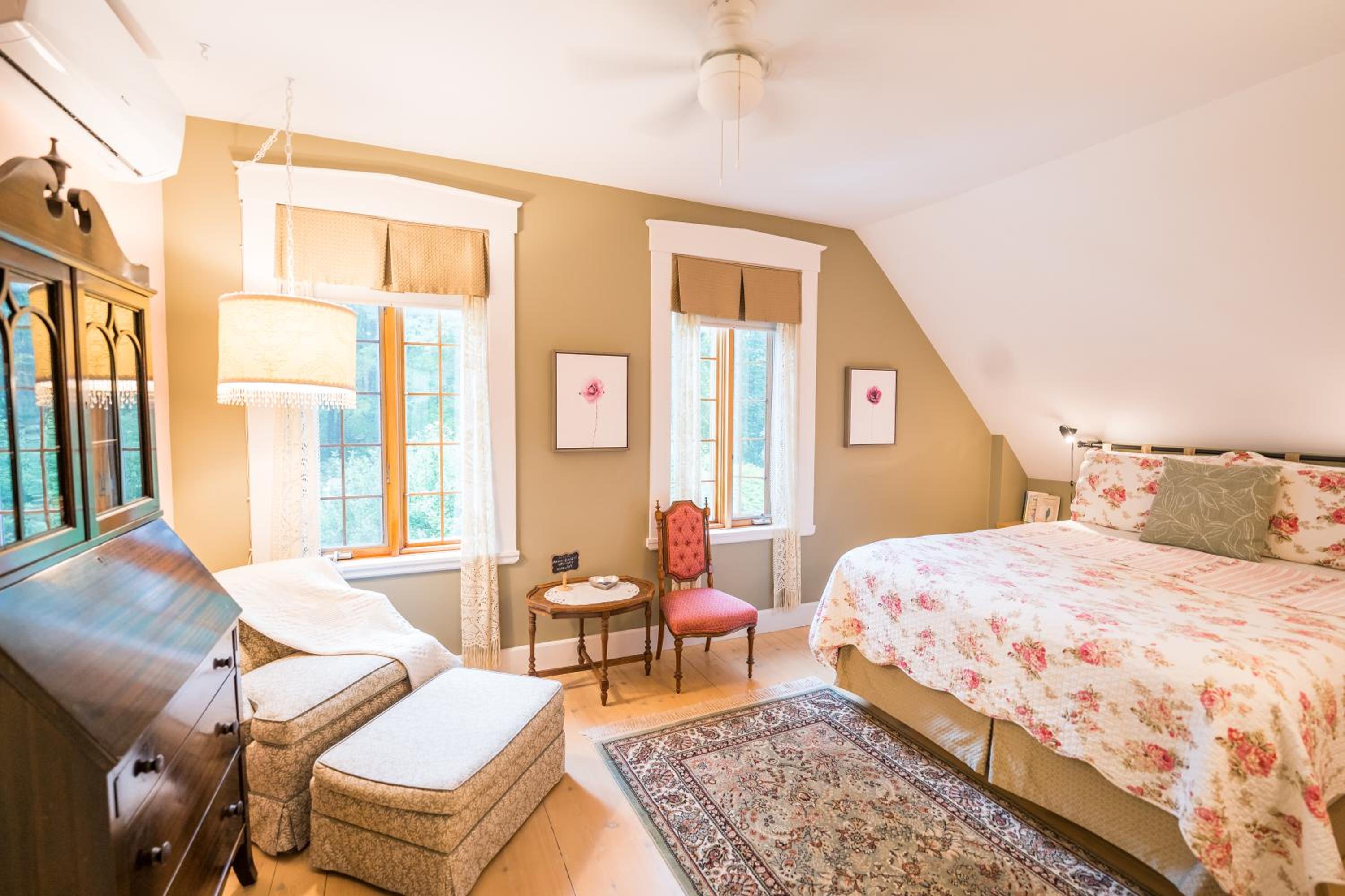Queen Room photo 3