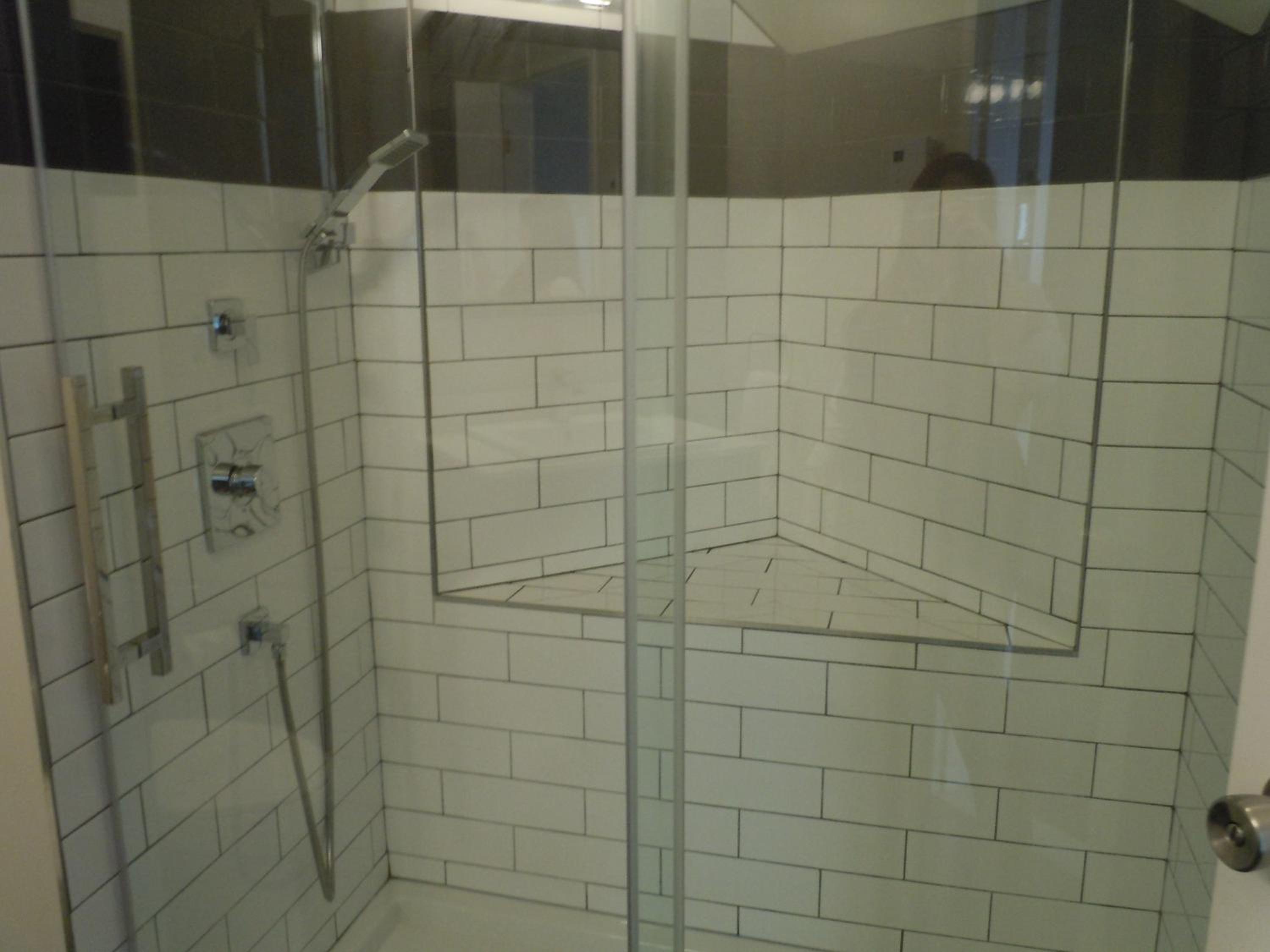 Superior Queen Room- Partial view photo 2