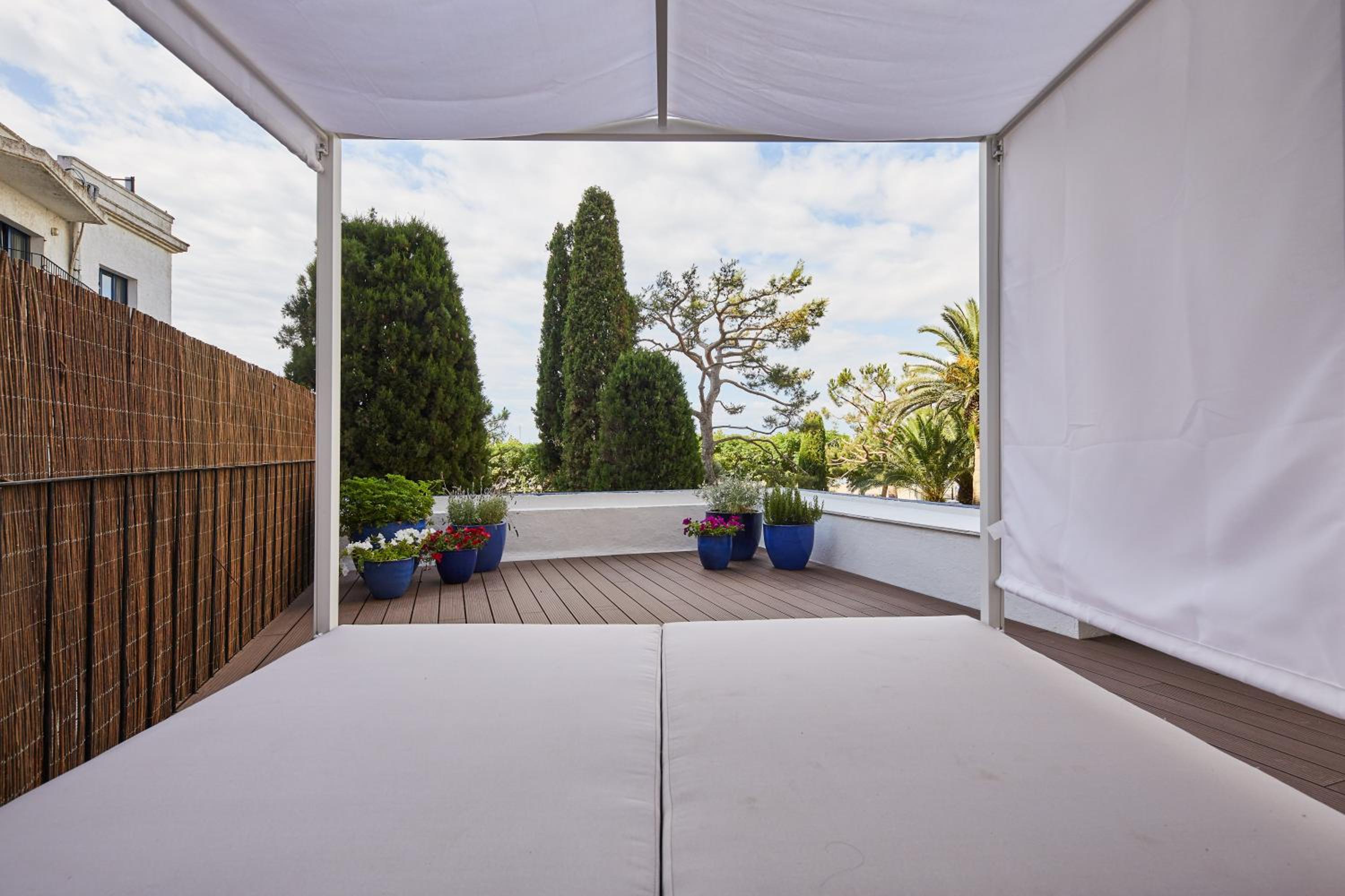 Superior Twin Room with Terrace and Garden View - Photo 15