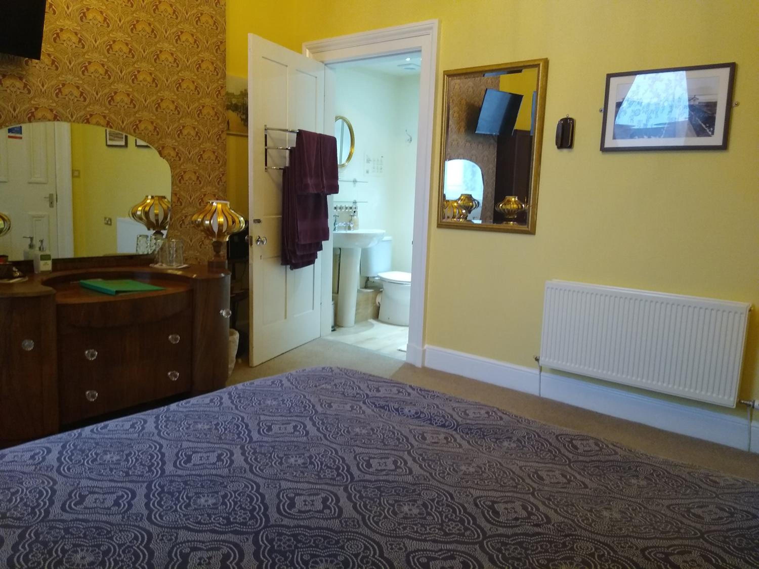 Deluxe Double Room with Shower photo 3