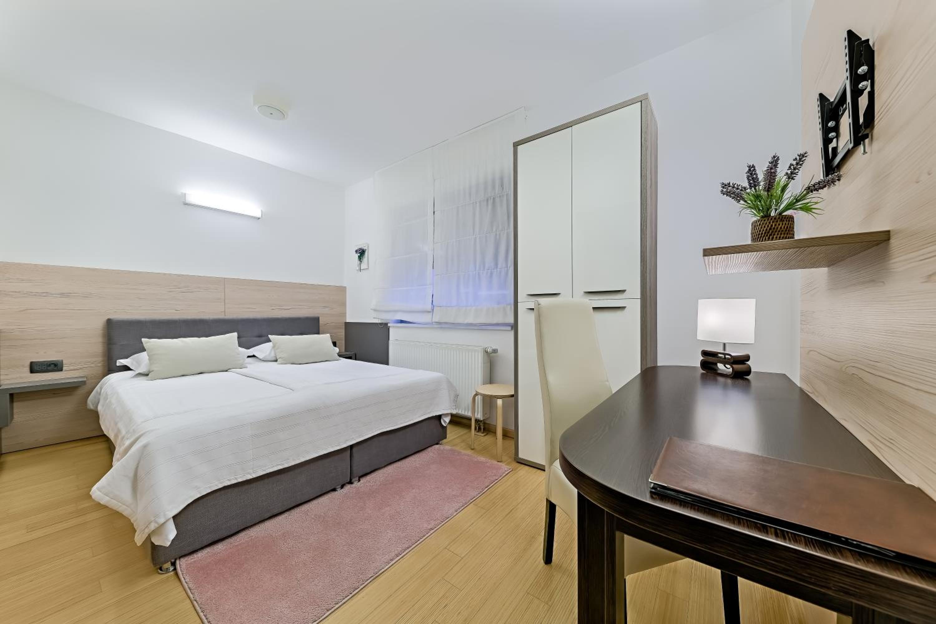 One-Bedroom Suite - Photo 1