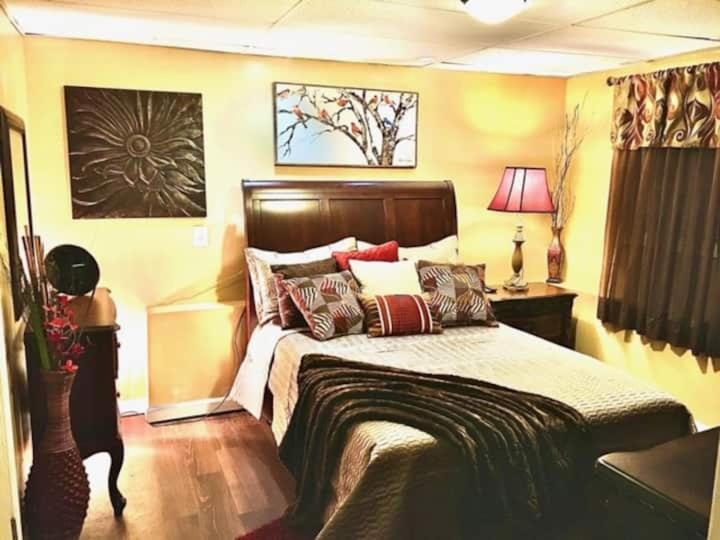 Standard Queen Room - Photo 8