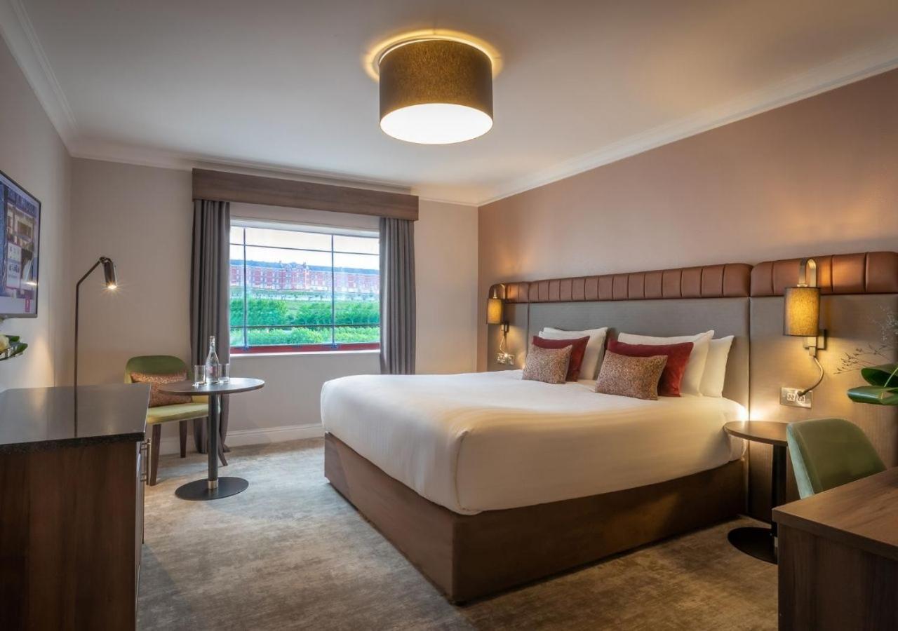 Deluxe King Room with River View - Photo 1