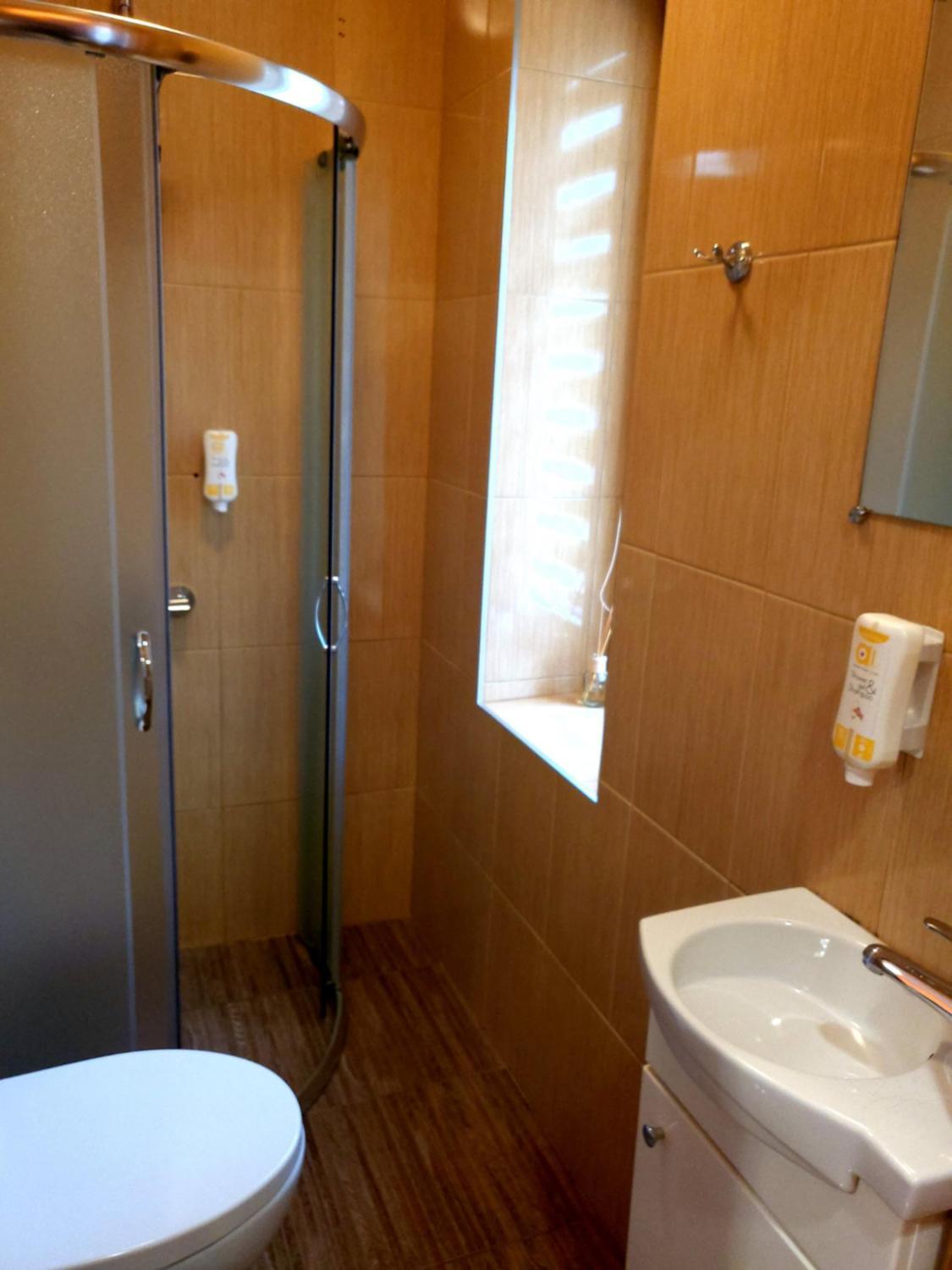 Double Room - Photo 3