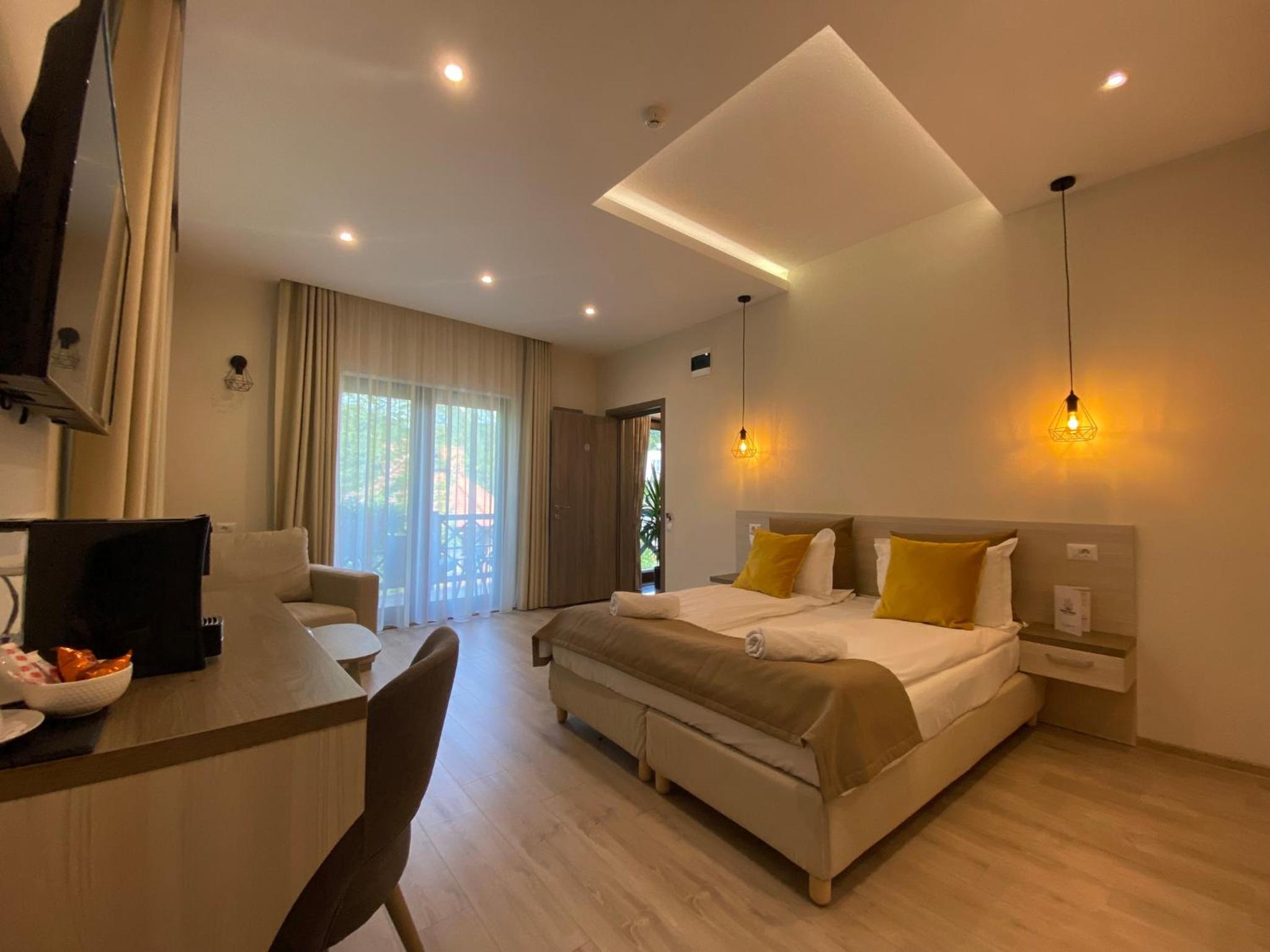 Queen Room with Balcony