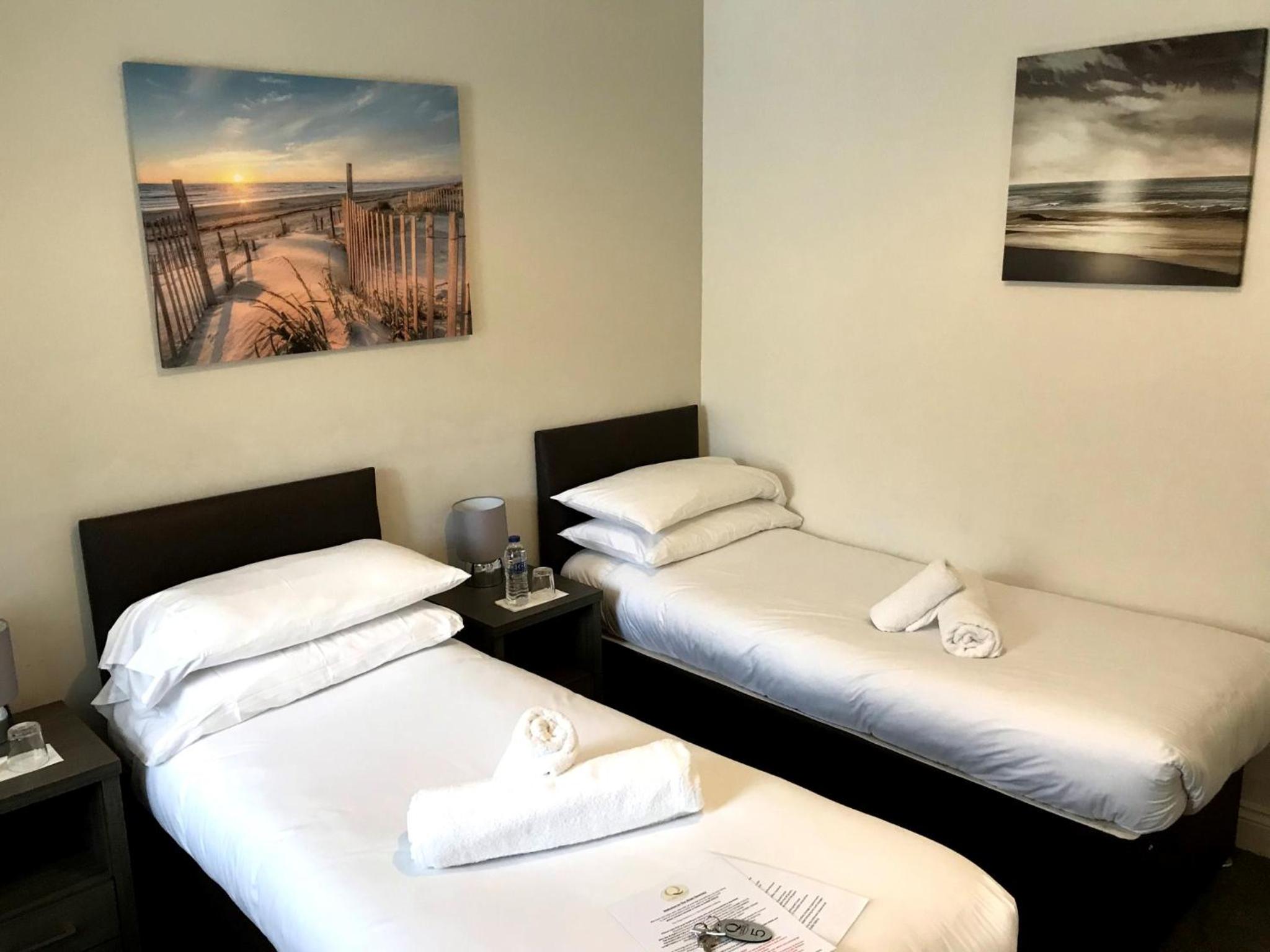 Double or Twin Room photo 3
