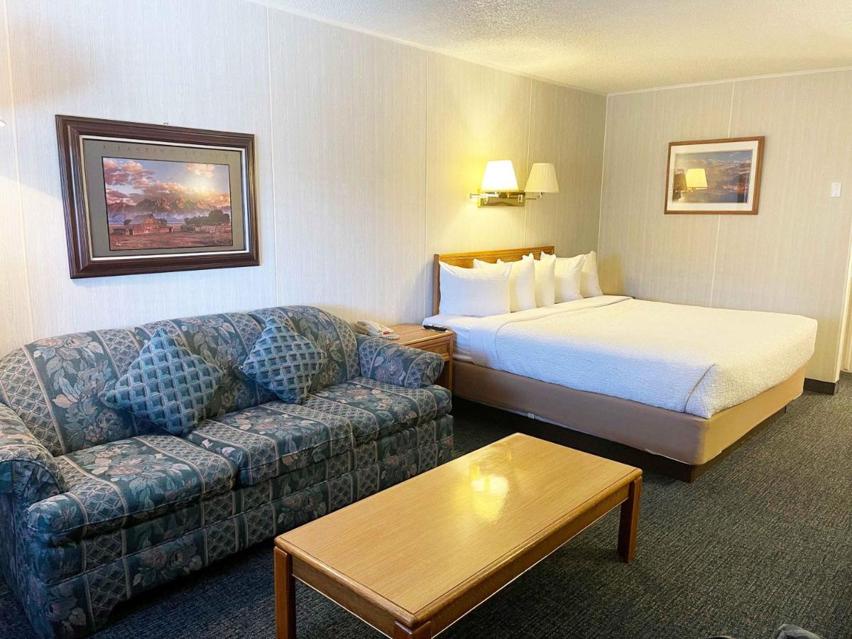 Deluxe King Room photo 3