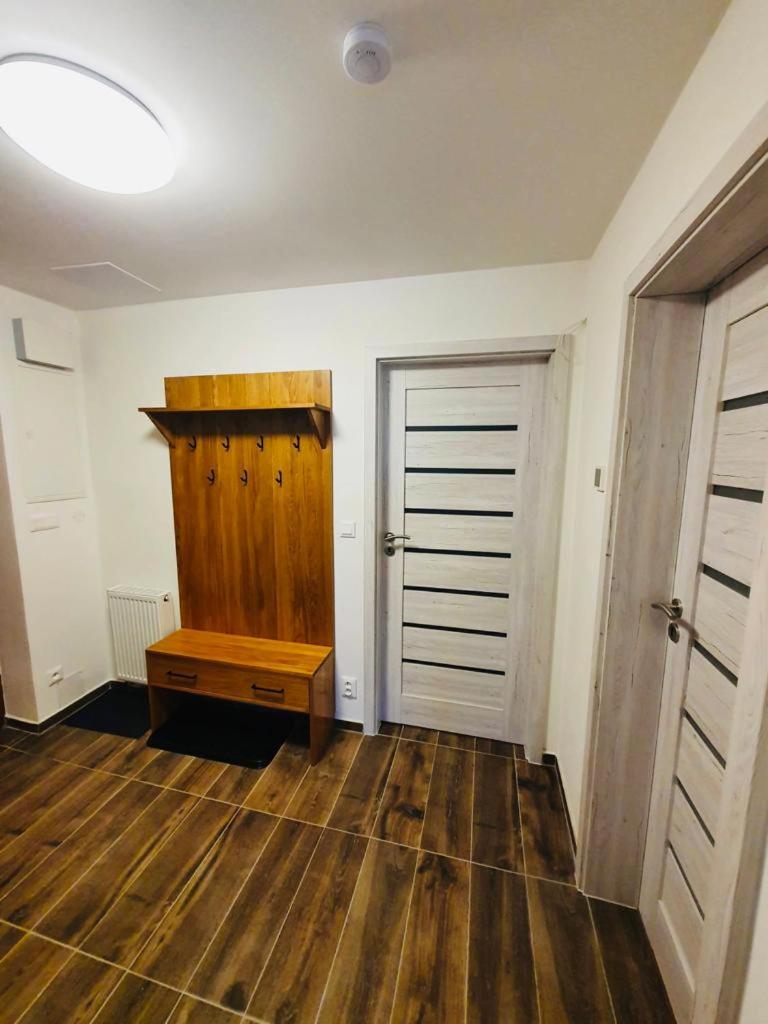 One-Bedroom Apartment - Photo 1